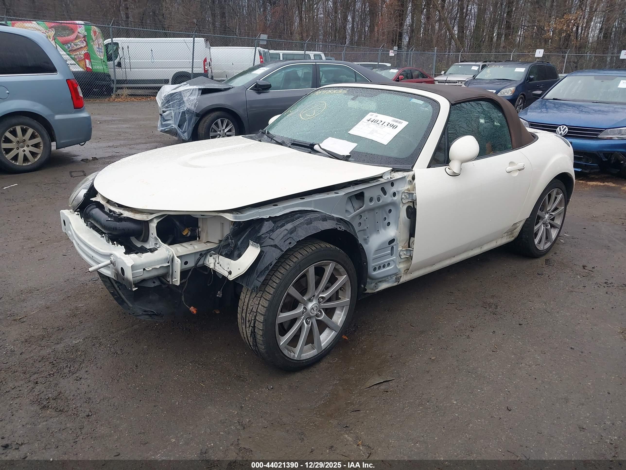 MAZDA MX-5 image 2