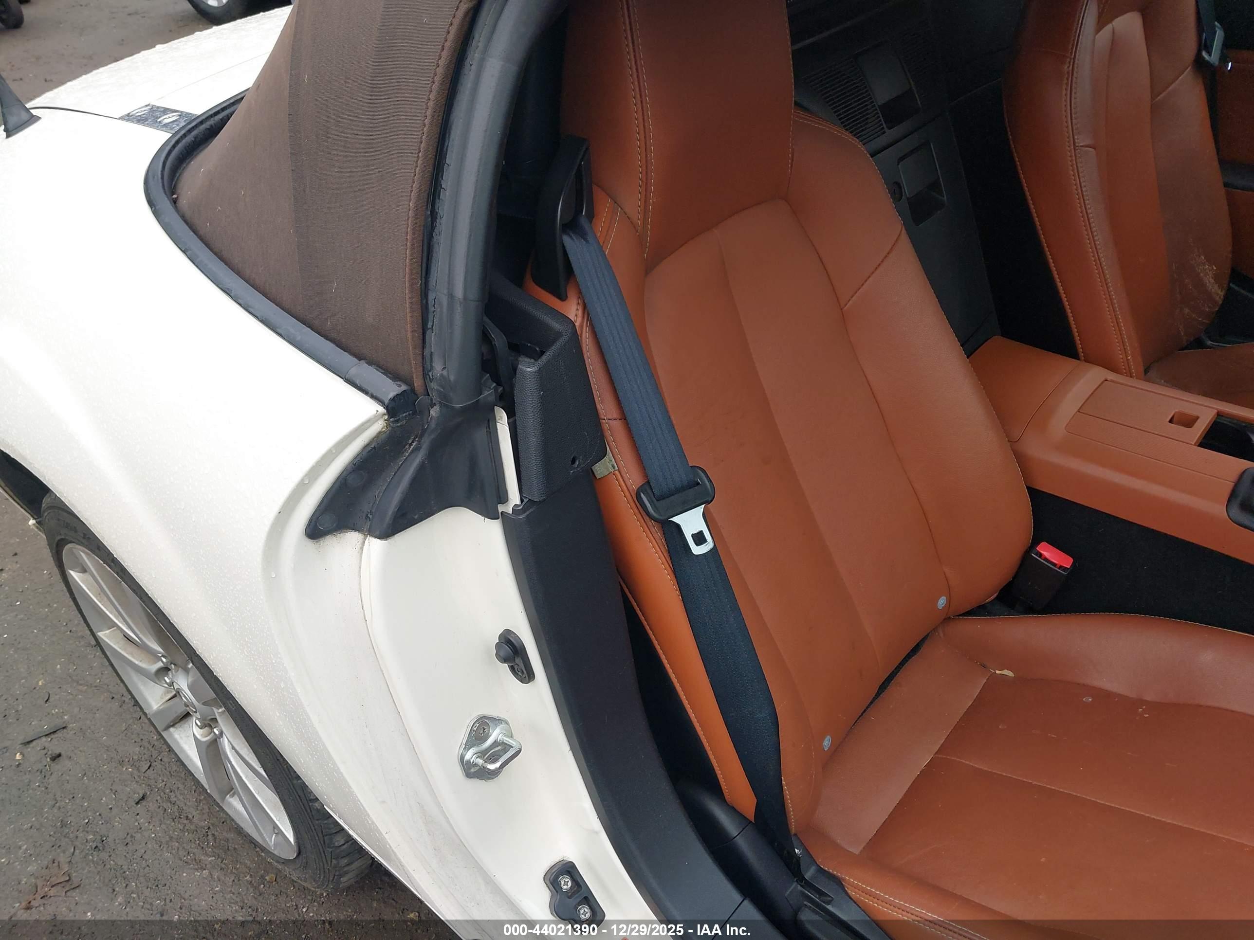 MAZDA MX-5 image 8