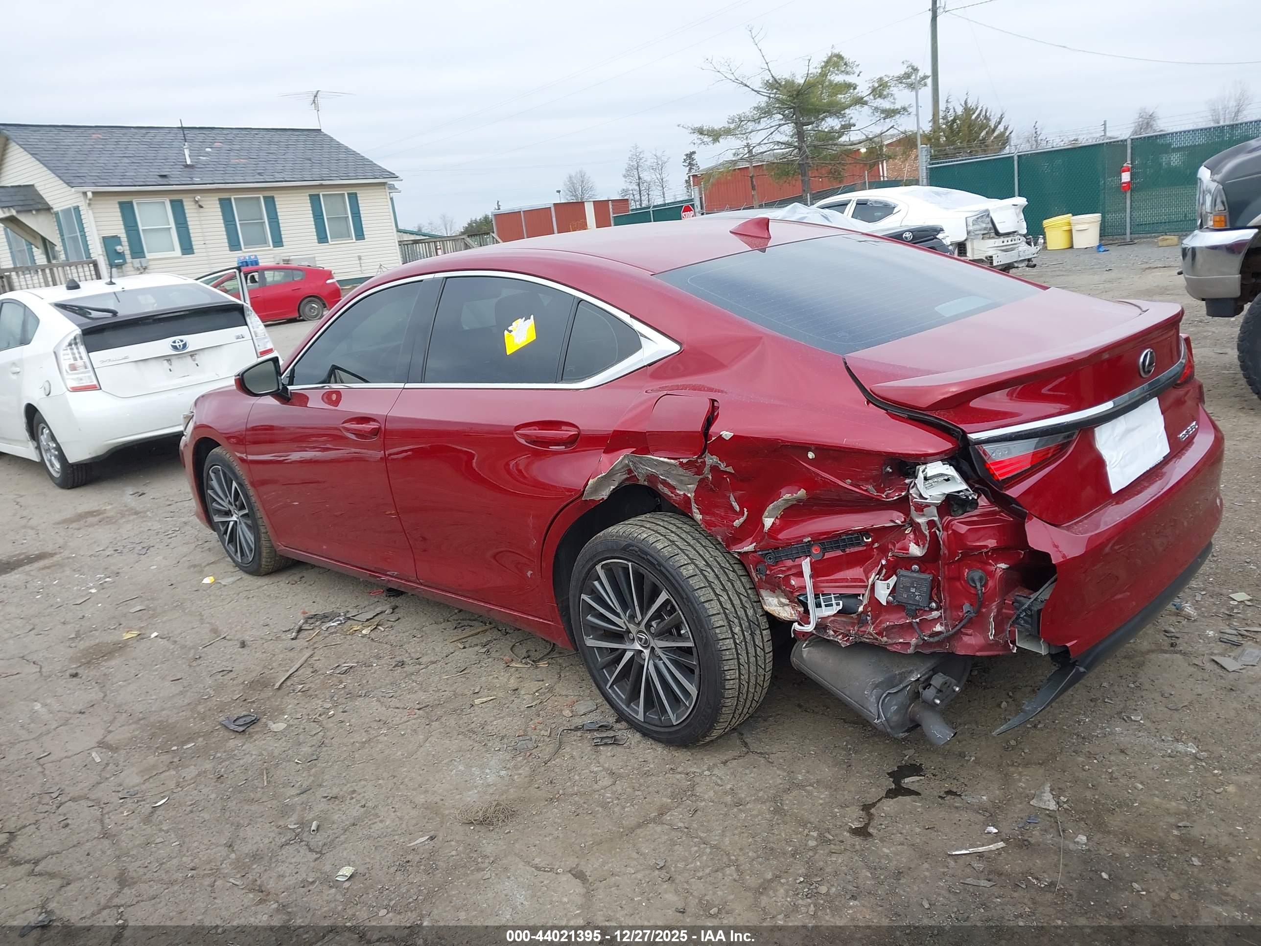 LEXUS ES image 3