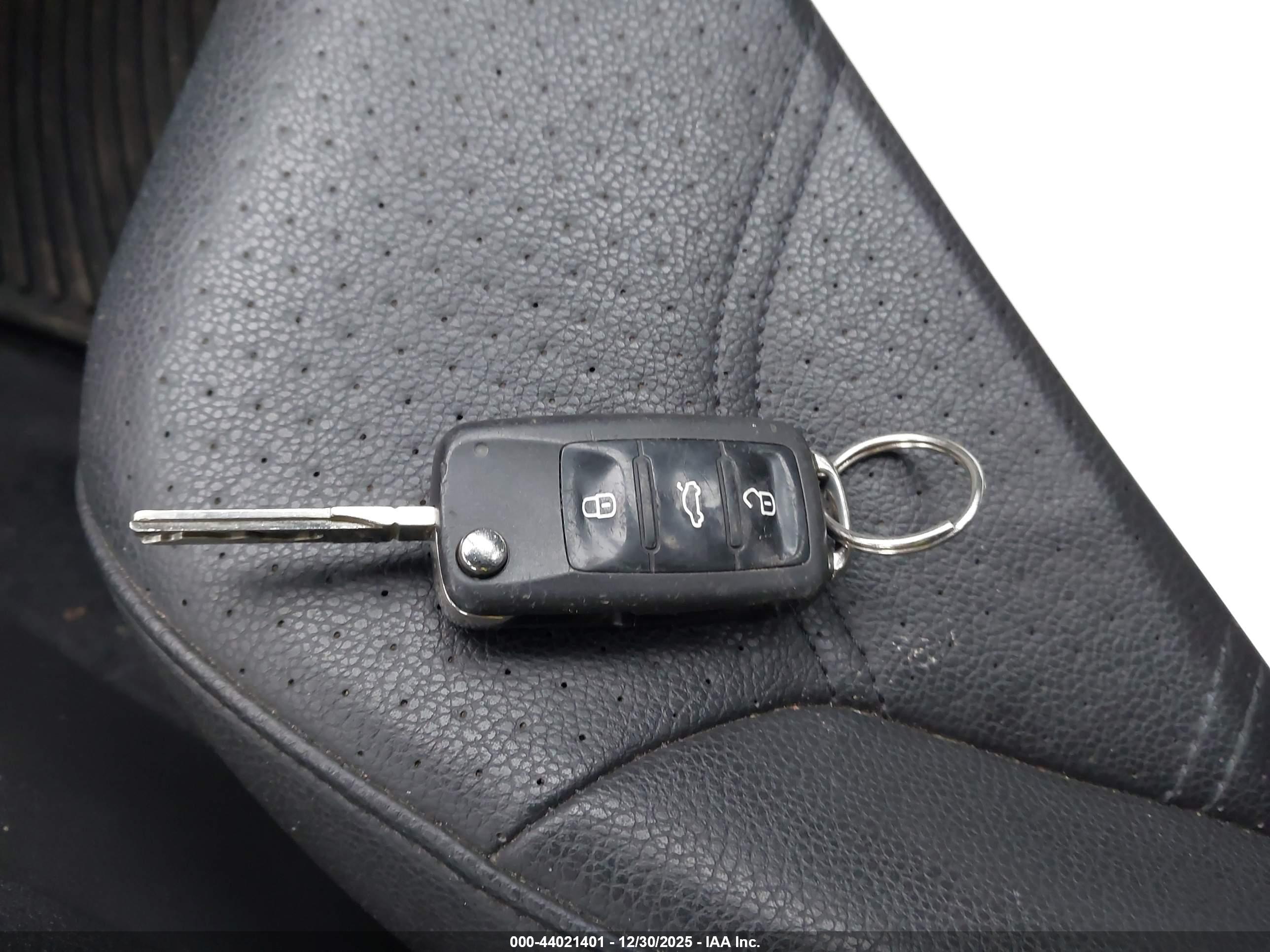 VOLKSWAGEN PASSAT image 11