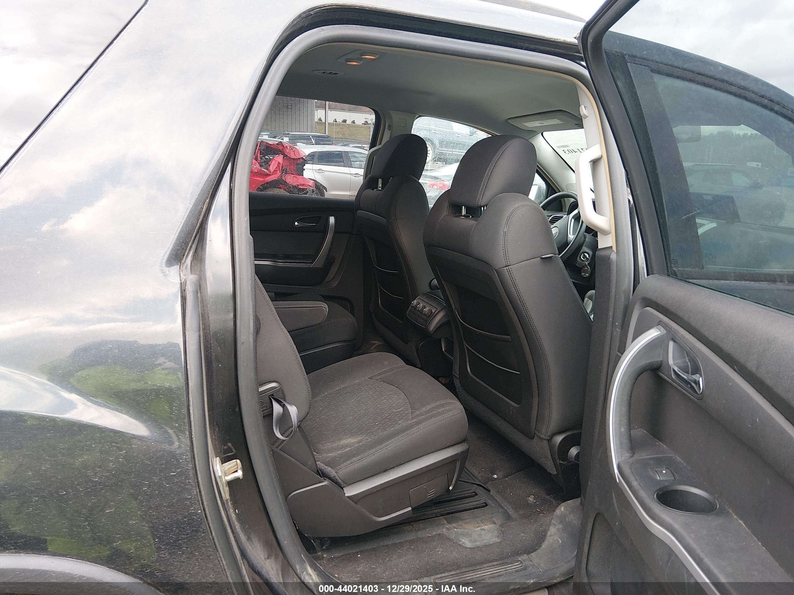 GMC ACADIA image 8