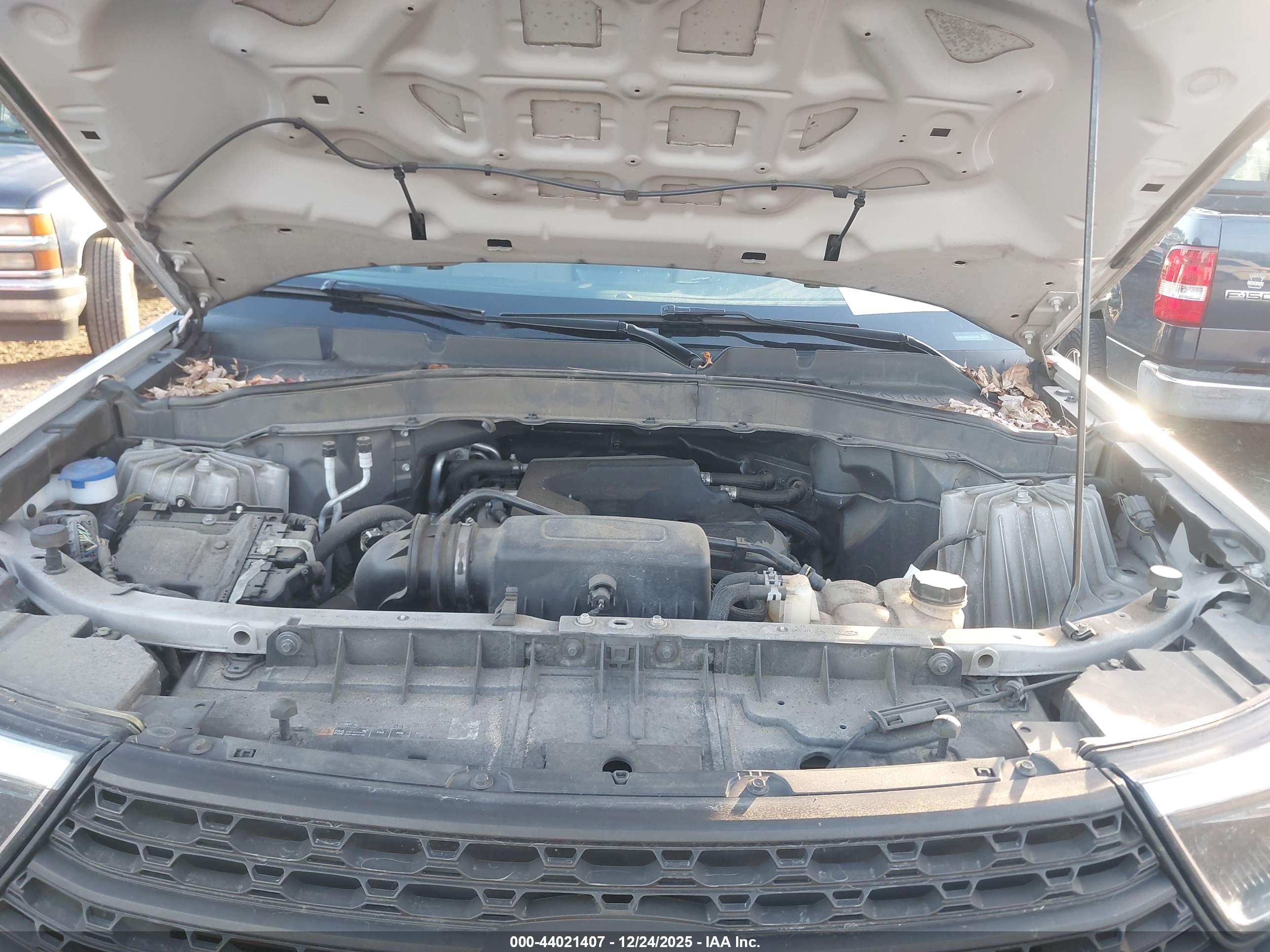 FORD EXPLORER image 10