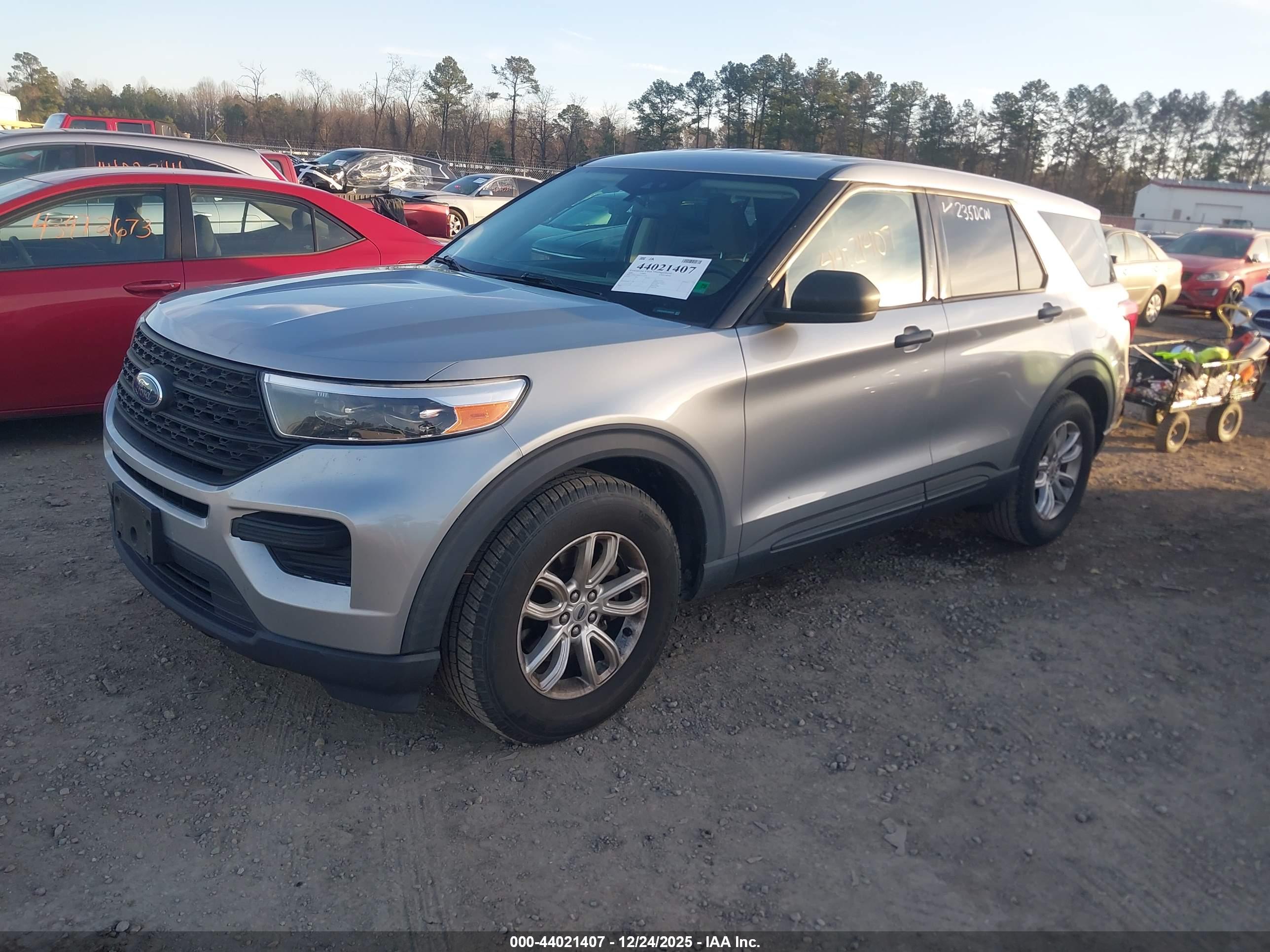 FORD EXPLORER image 2