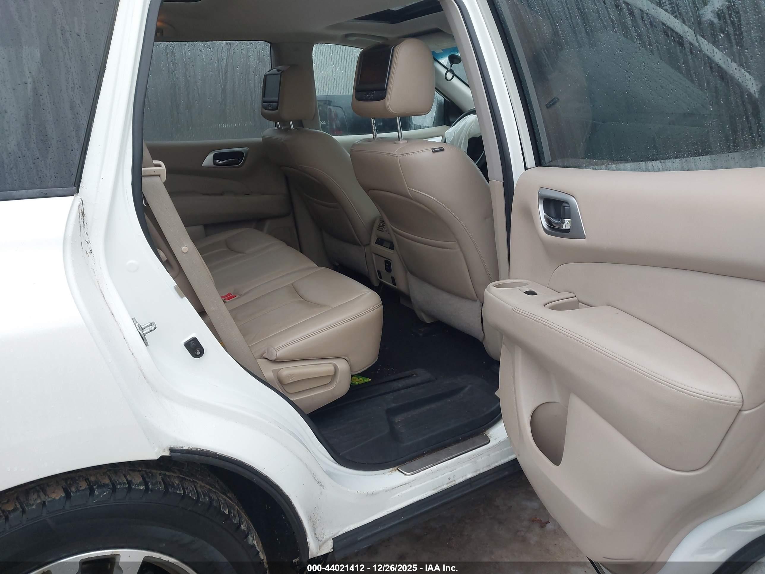 NISSAN PATHFINDER image 8