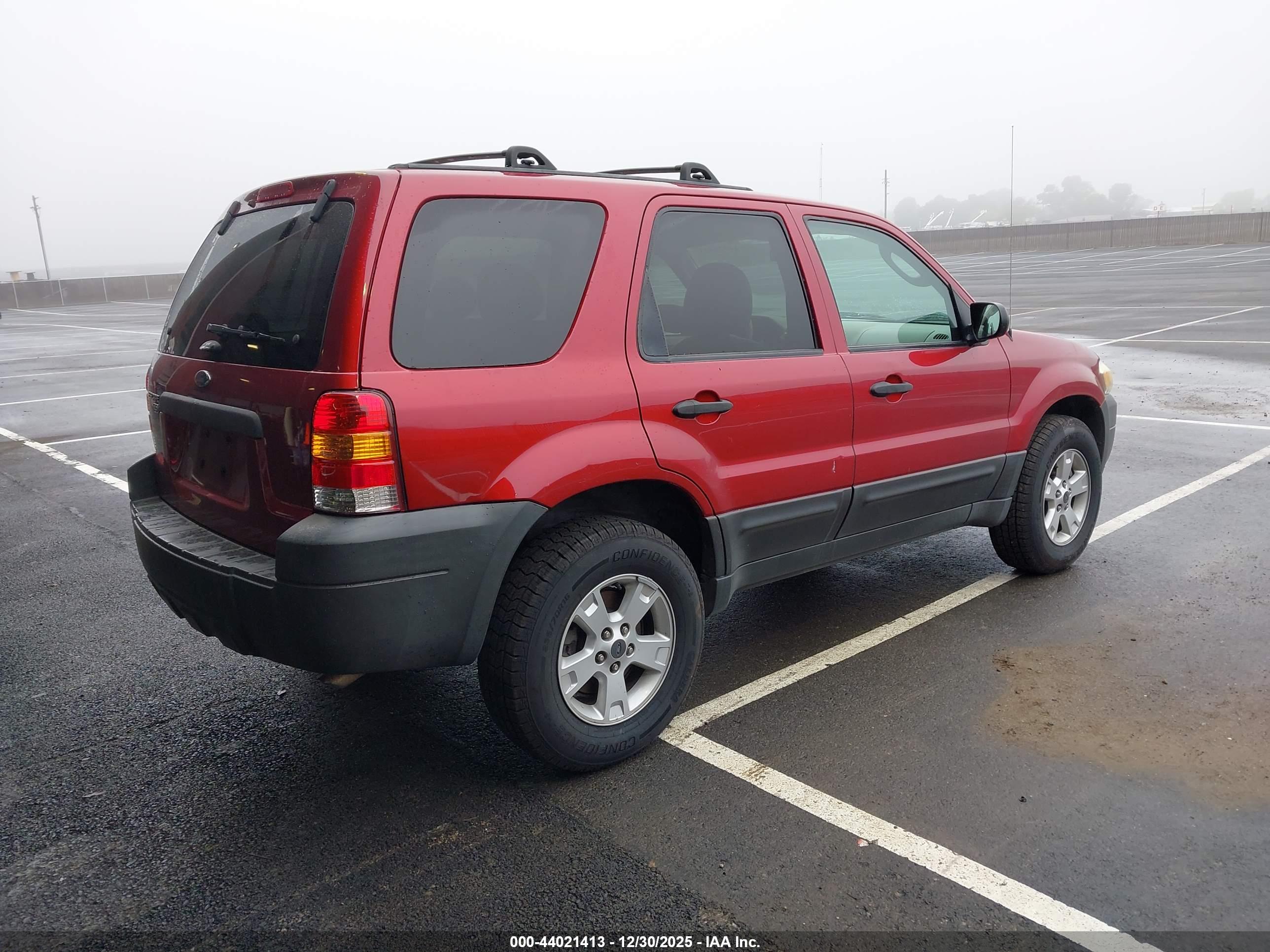 FORD ESCAPE image 4