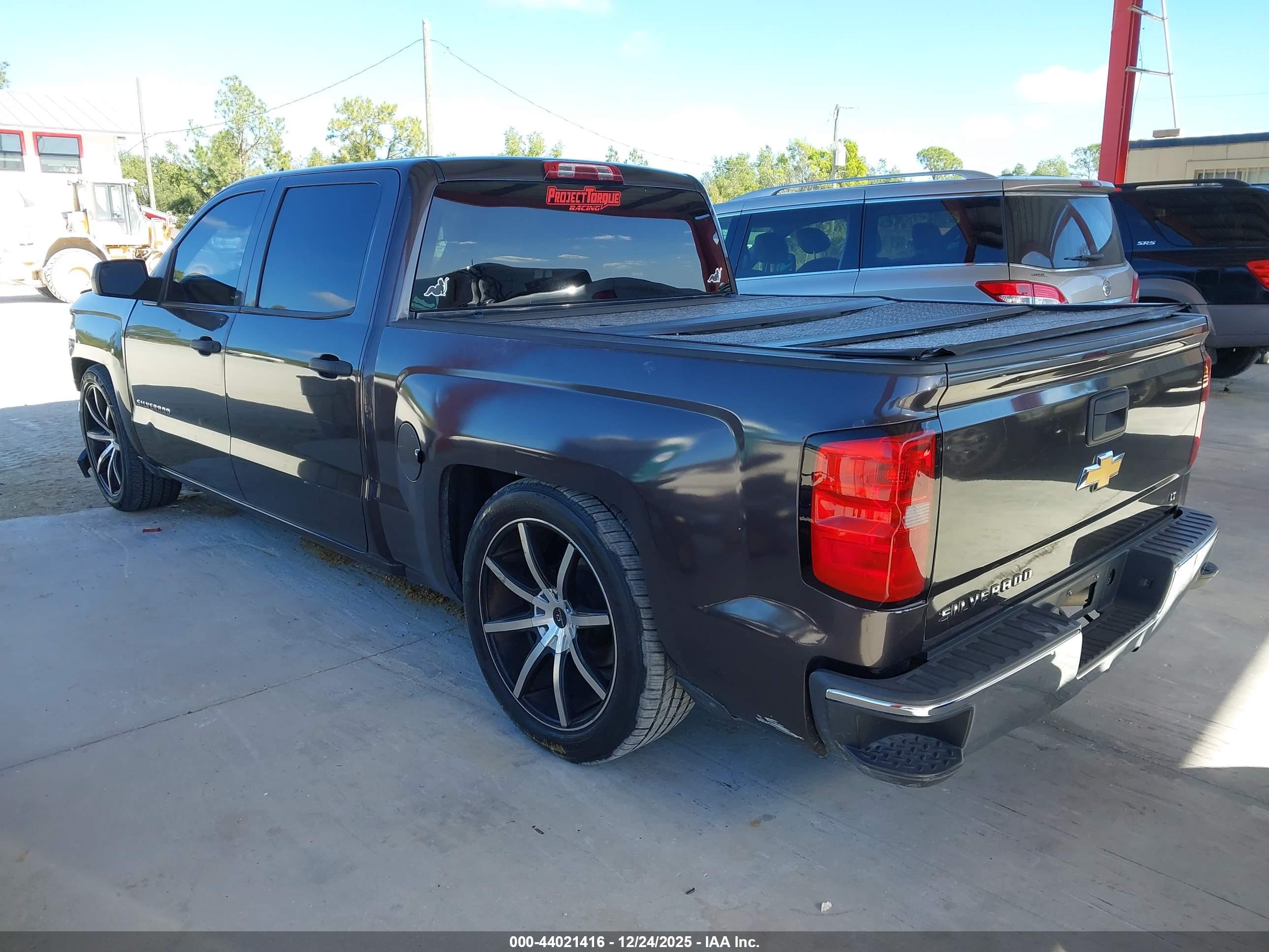 CHEVROLET SILVERADO image 3