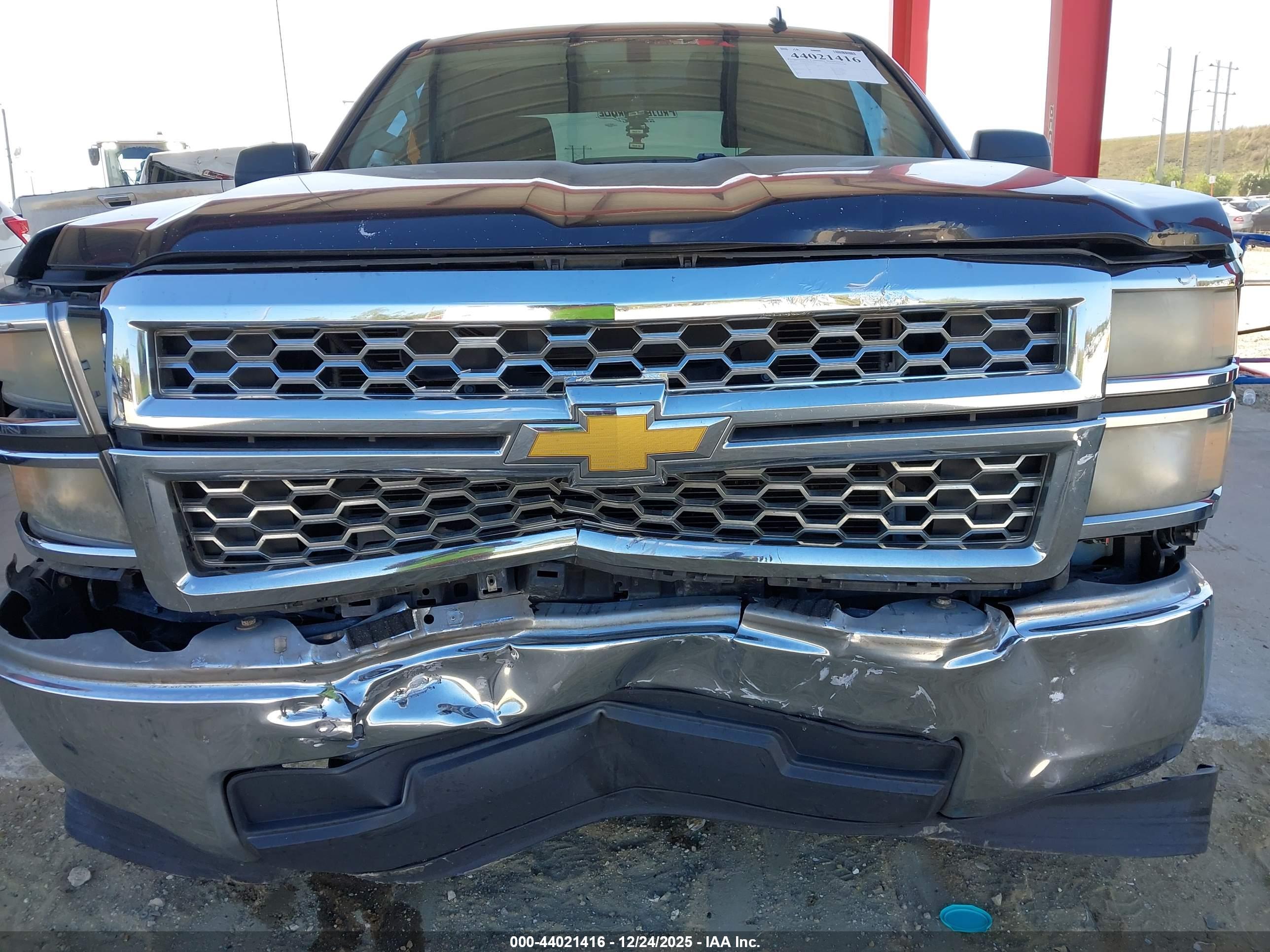 CHEVROLET SILVERADO image 6