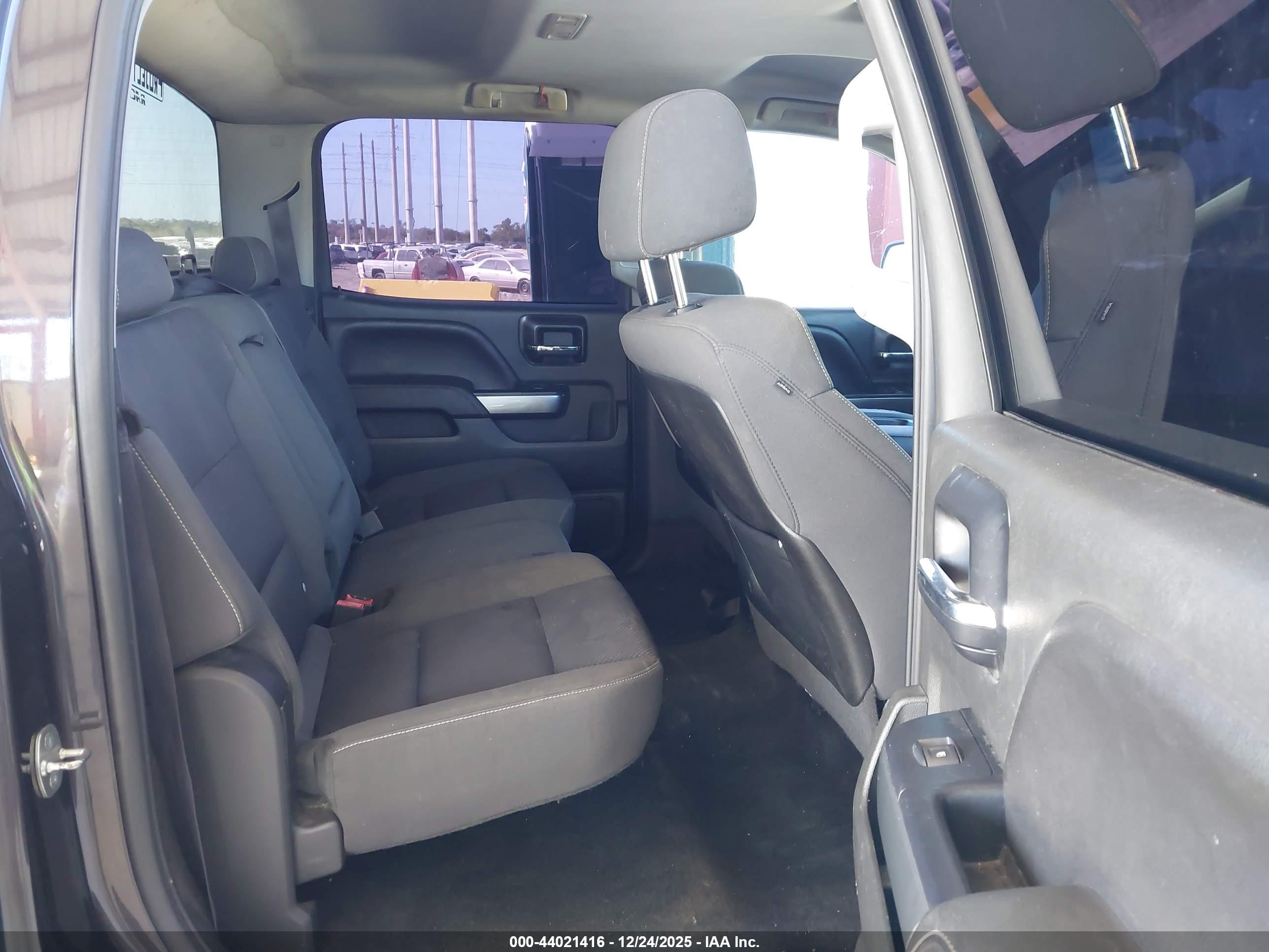 CHEVROLET SILVERADO image 8