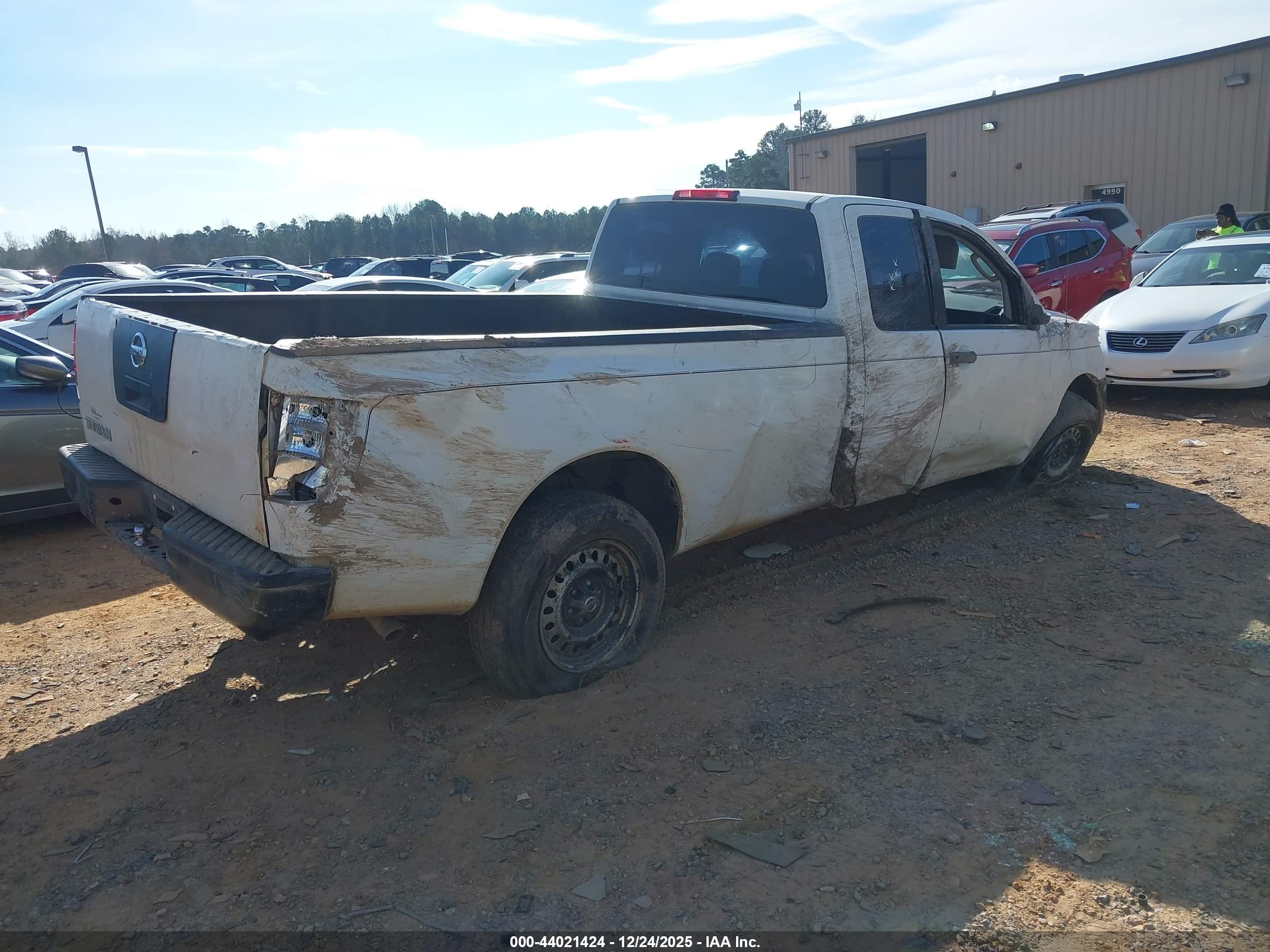 NISSAN TITAN image 4