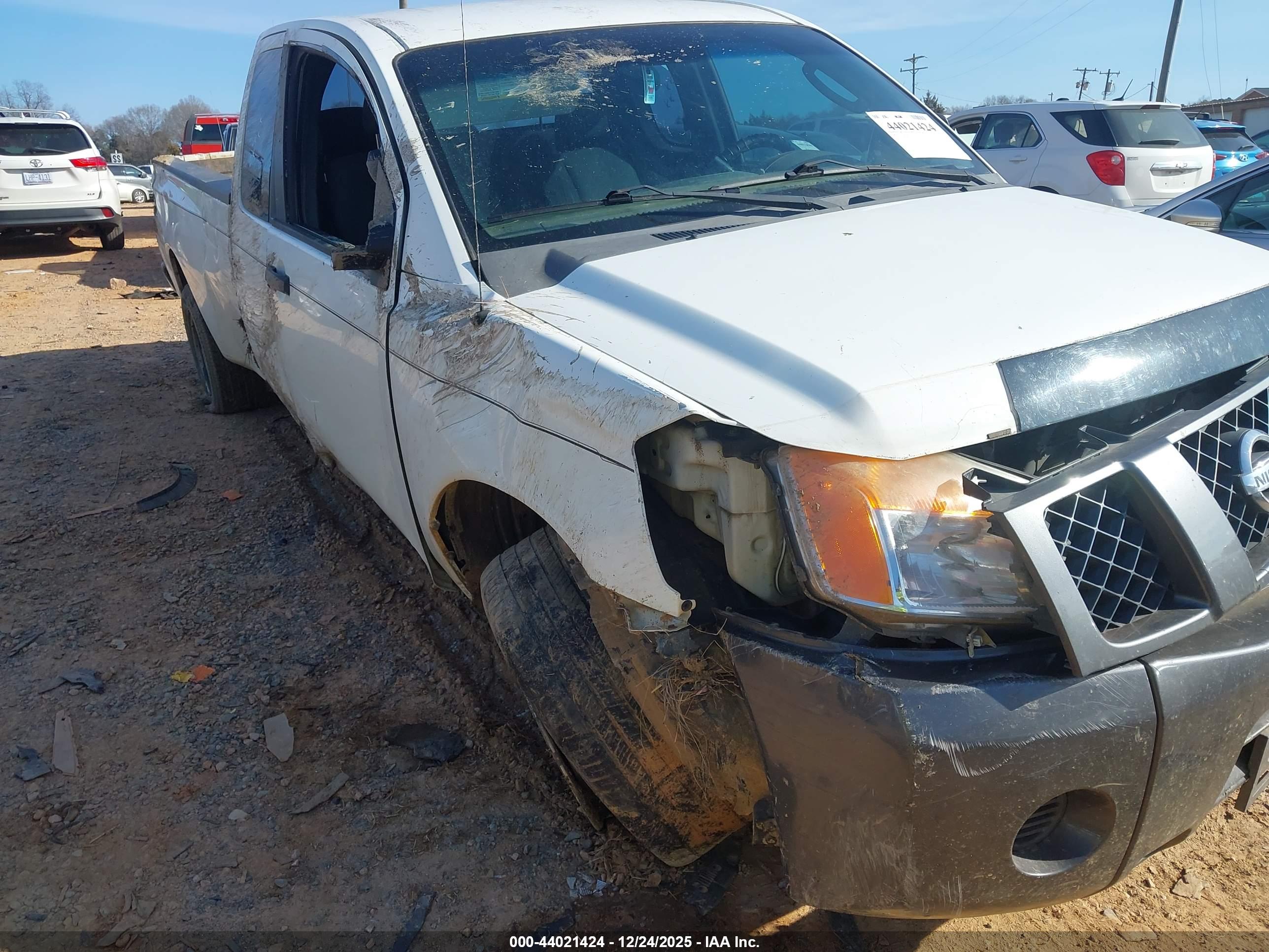 NISSAN TITAN image 6