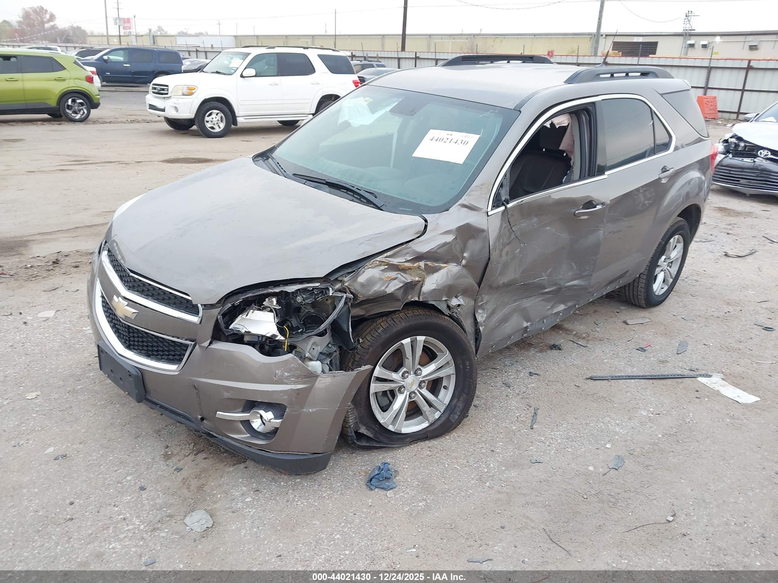 CHEVROLET EQUINOX image 2