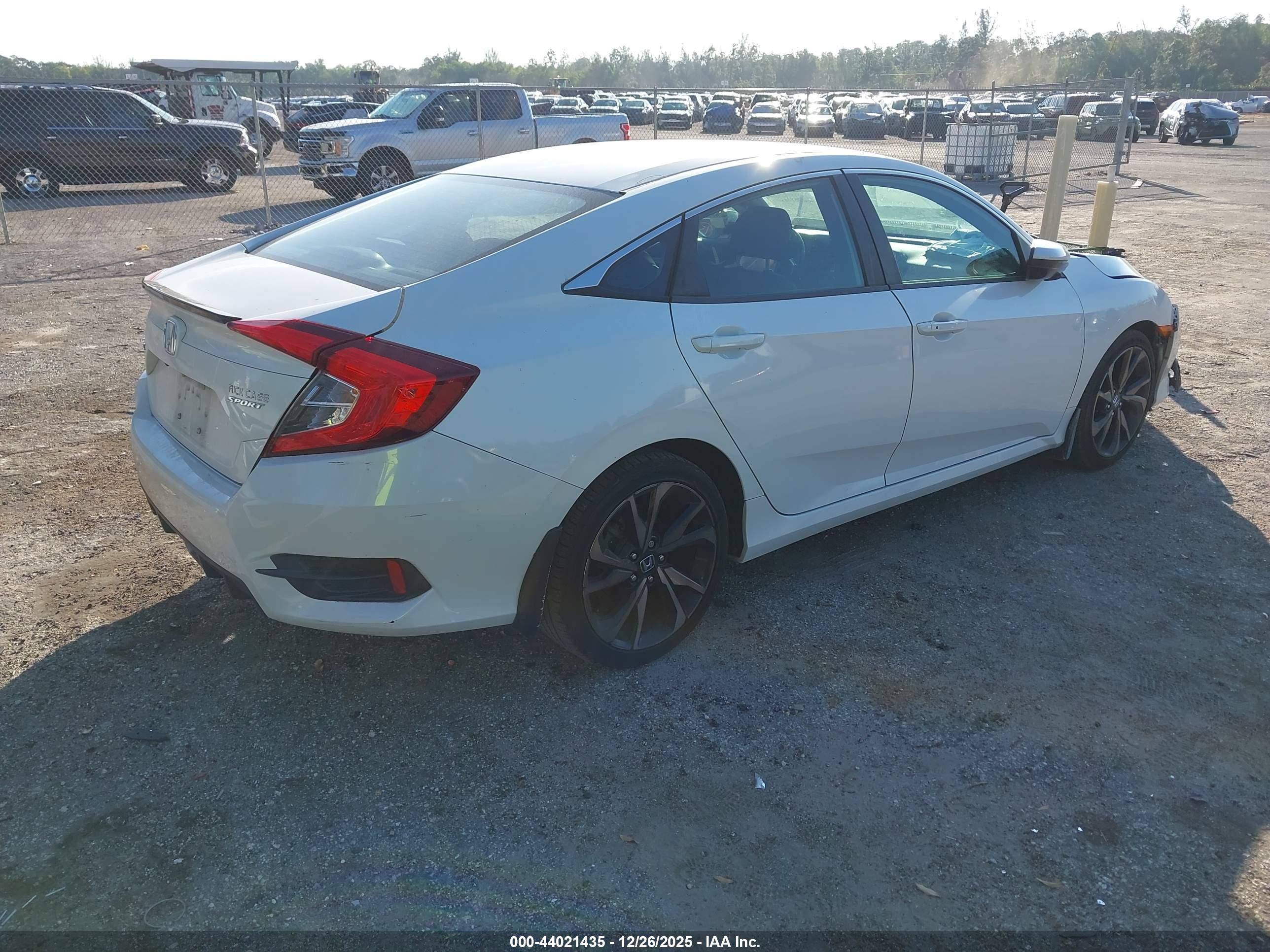 HONDA CIVIC image 4
