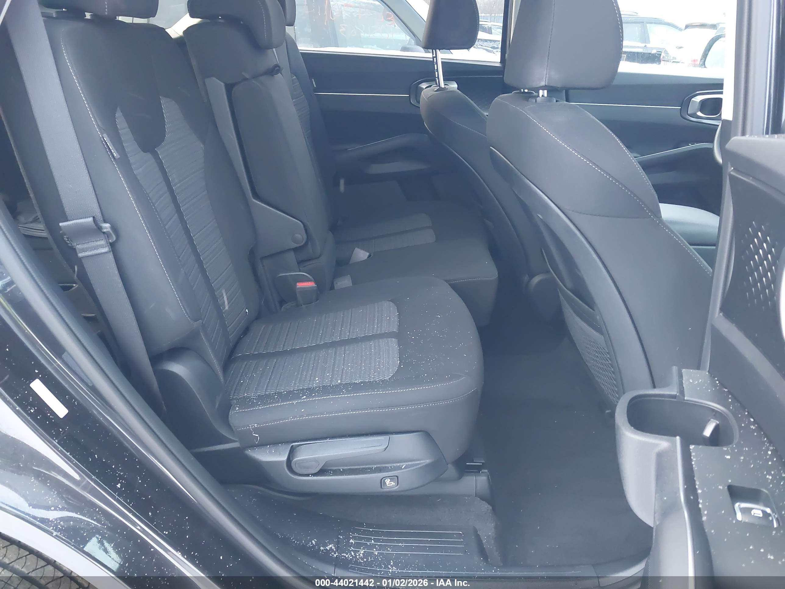 KIA SORENTO image 8