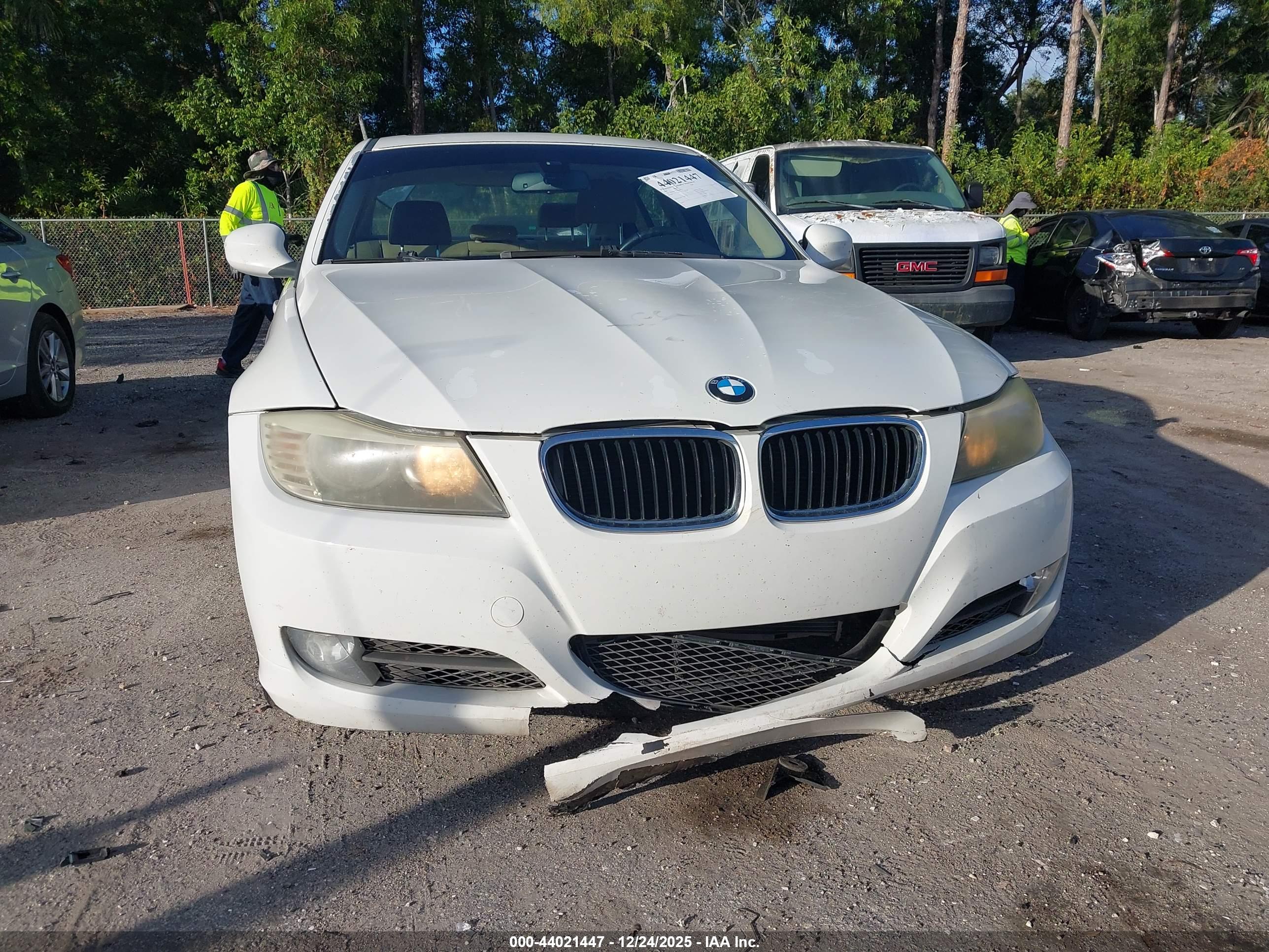 BMW 328I image 6