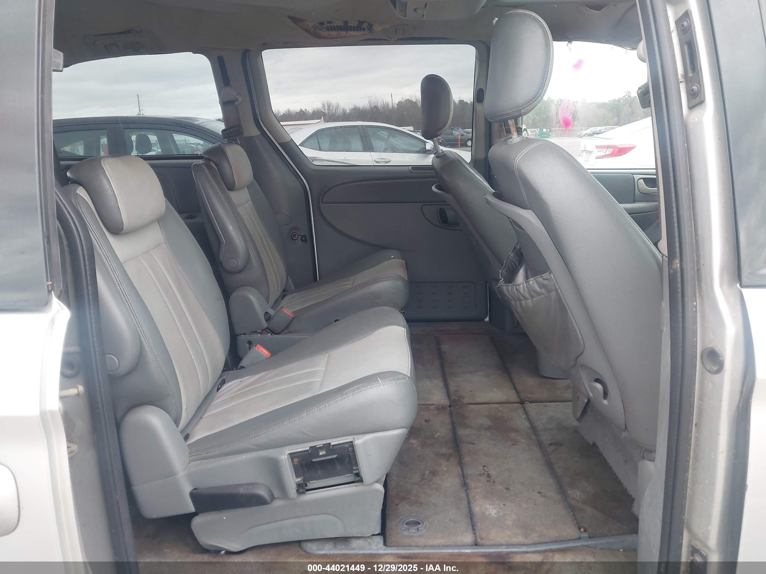 DODGE GRAND image 8