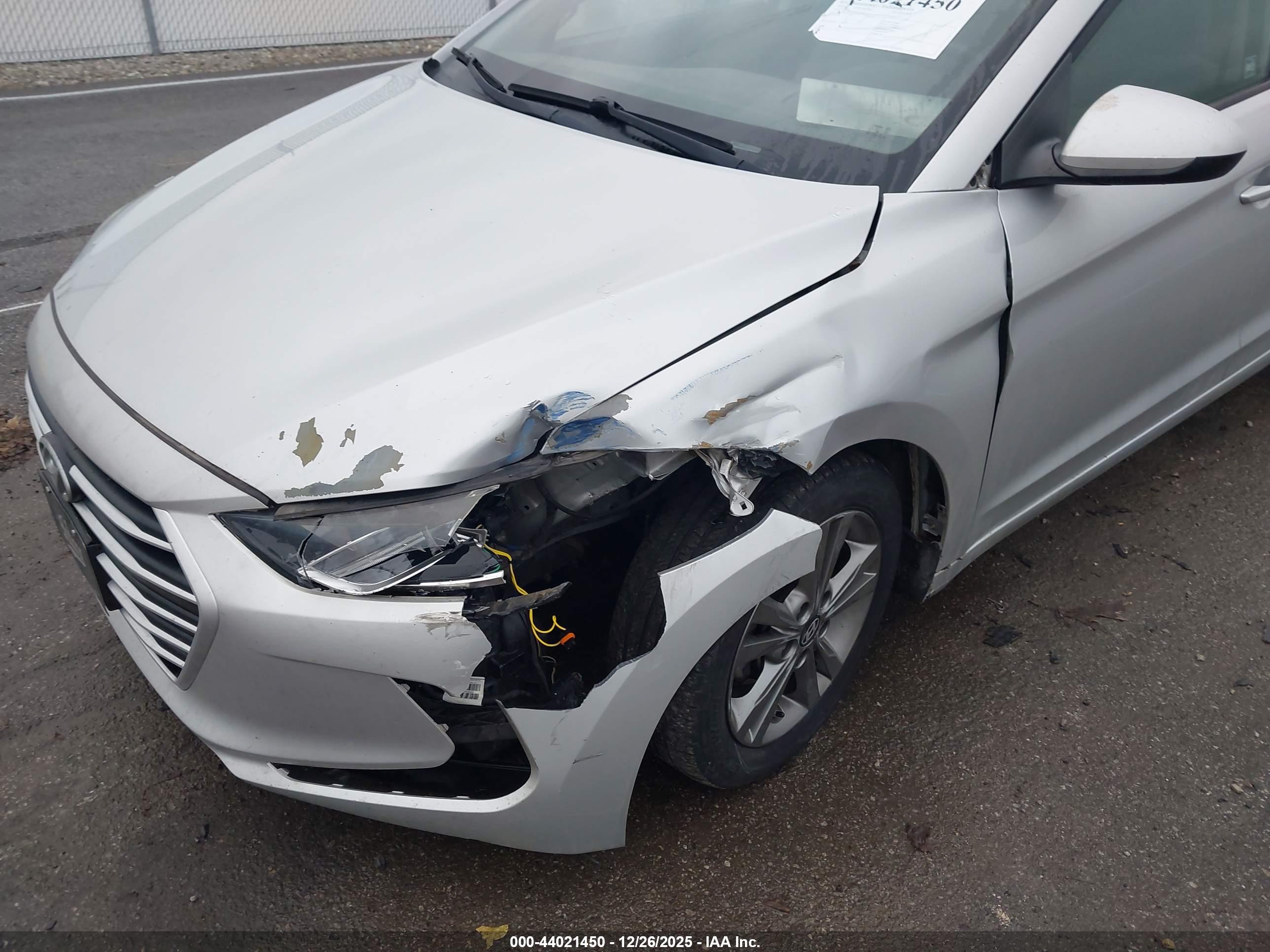 HYUNDAI ELANTRA image 6