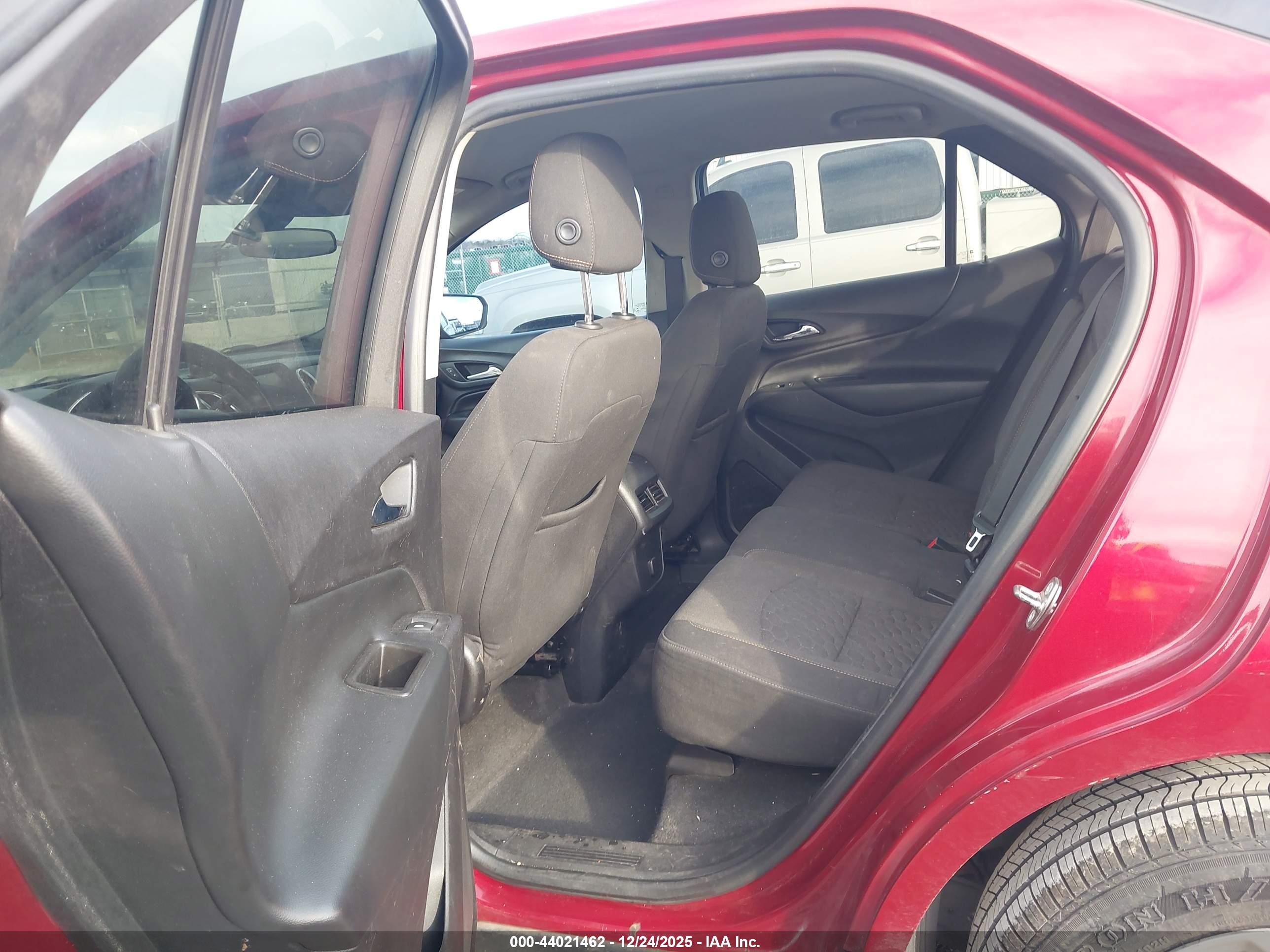 CHEVROLET EQUINOX image 8