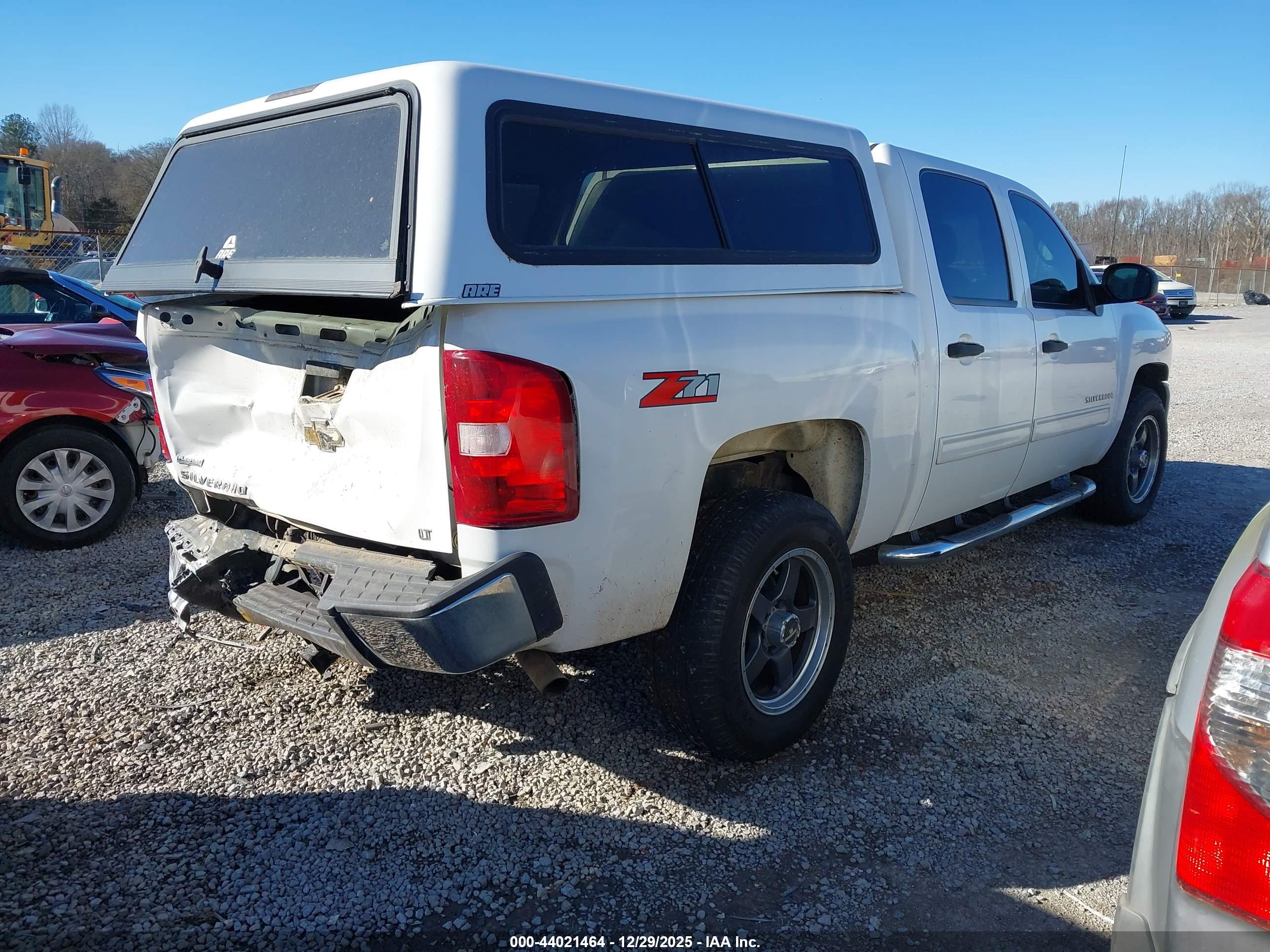 CHEVROLET SILVERADO image 4
