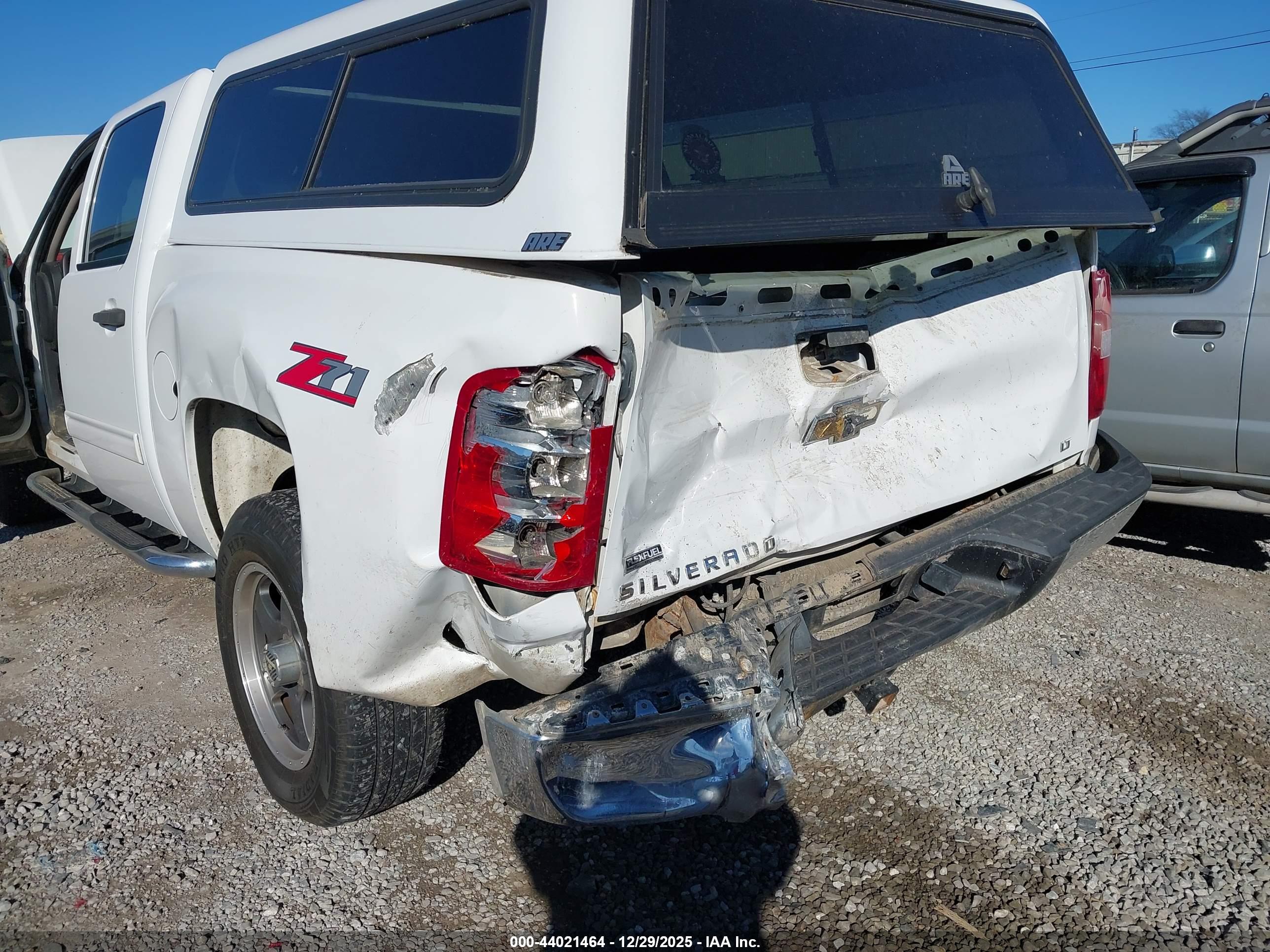 CHEVROLET SILVERADO image 6
