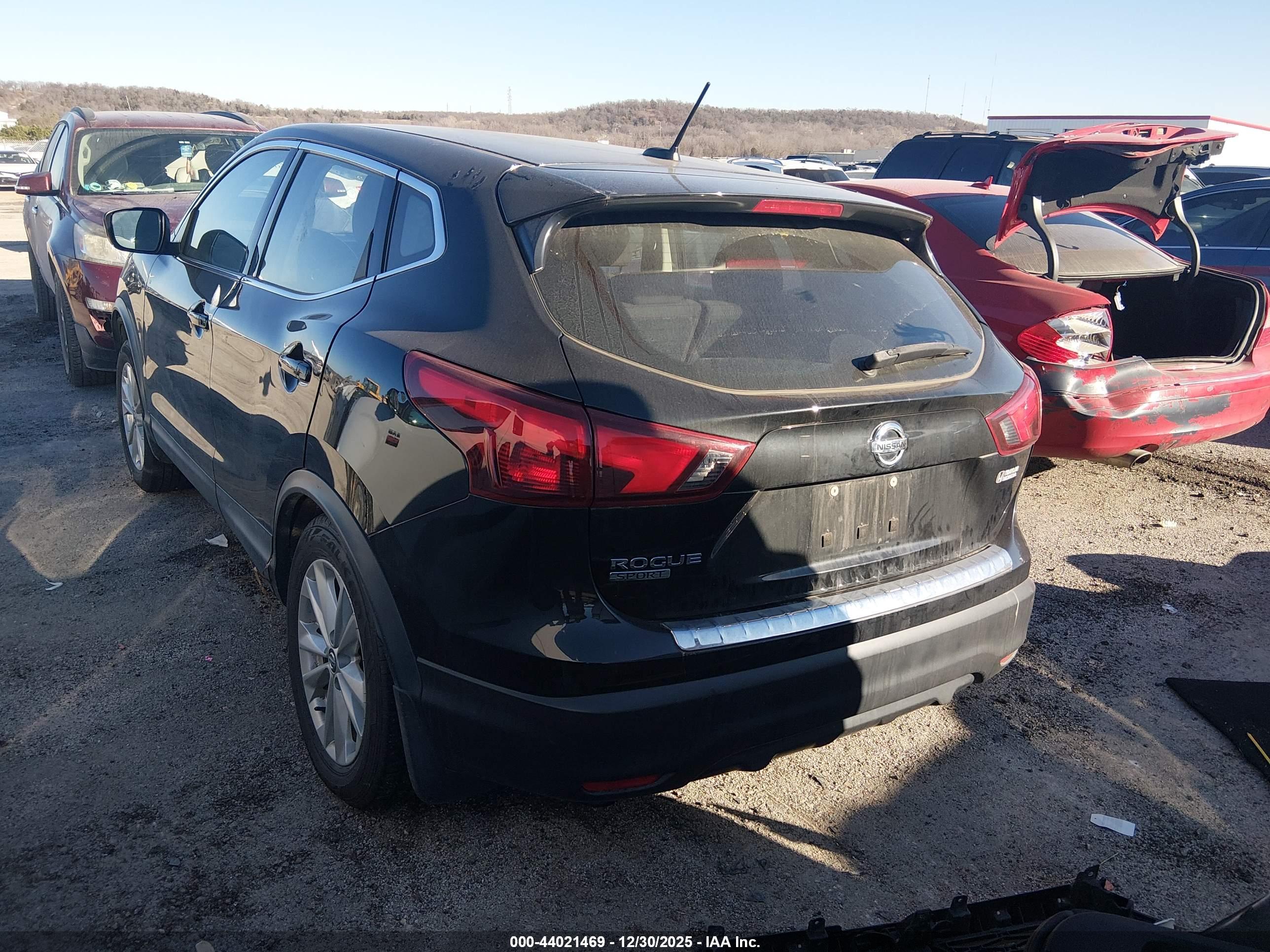 NISSAN ROGUE image 3