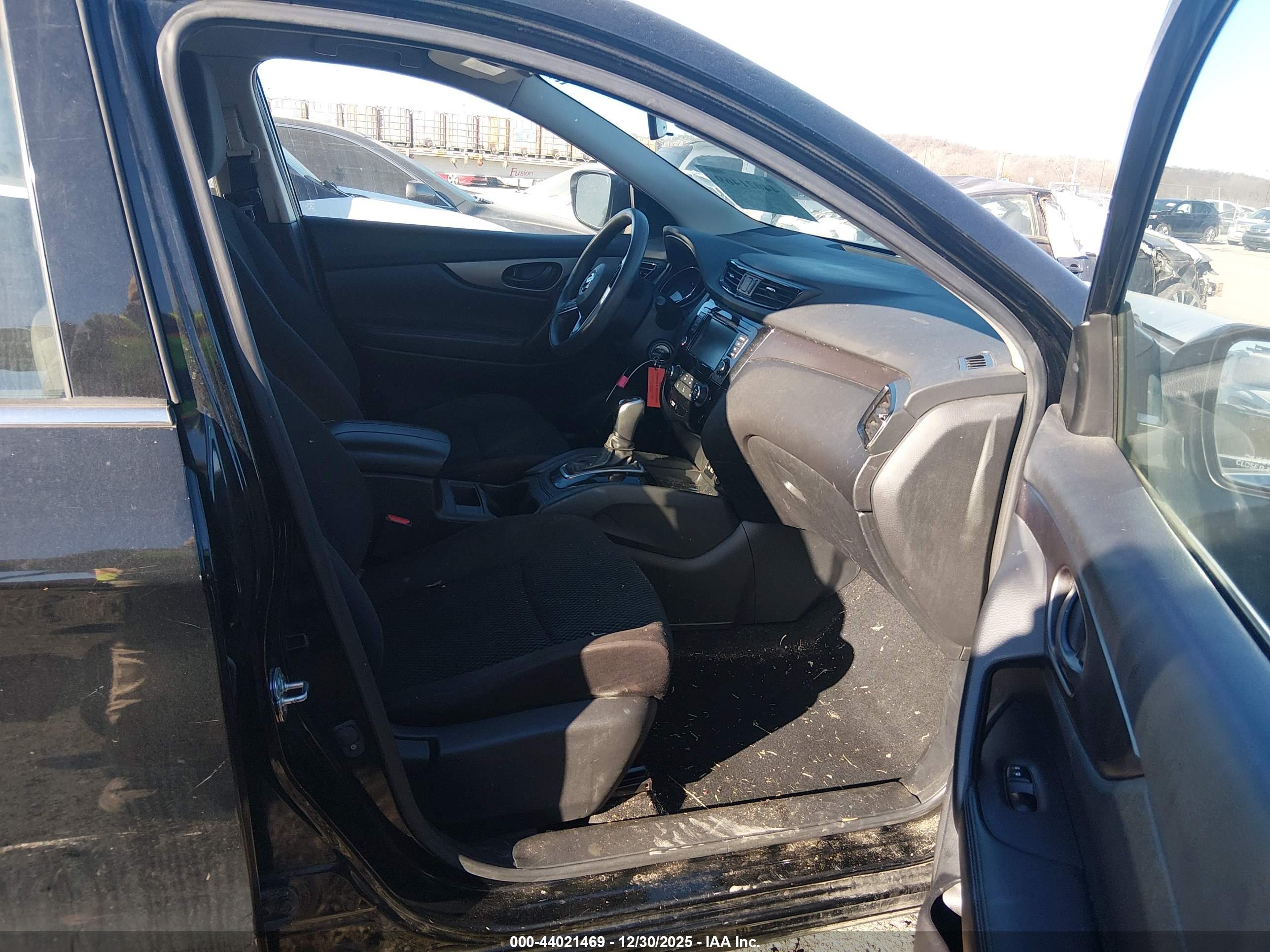 NISSAN ROGUE image 5