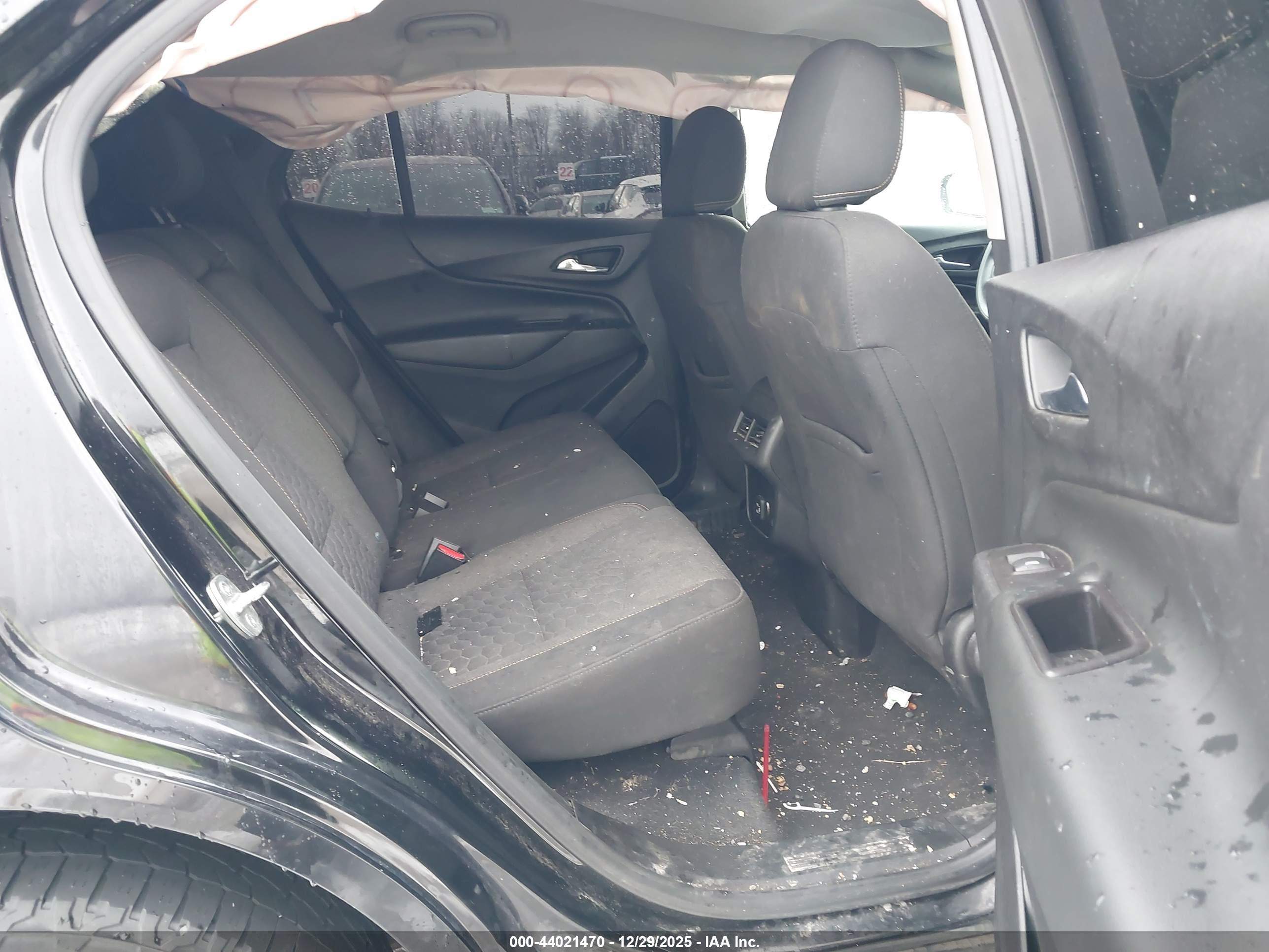 CHEVROLET EQUINOX image 8