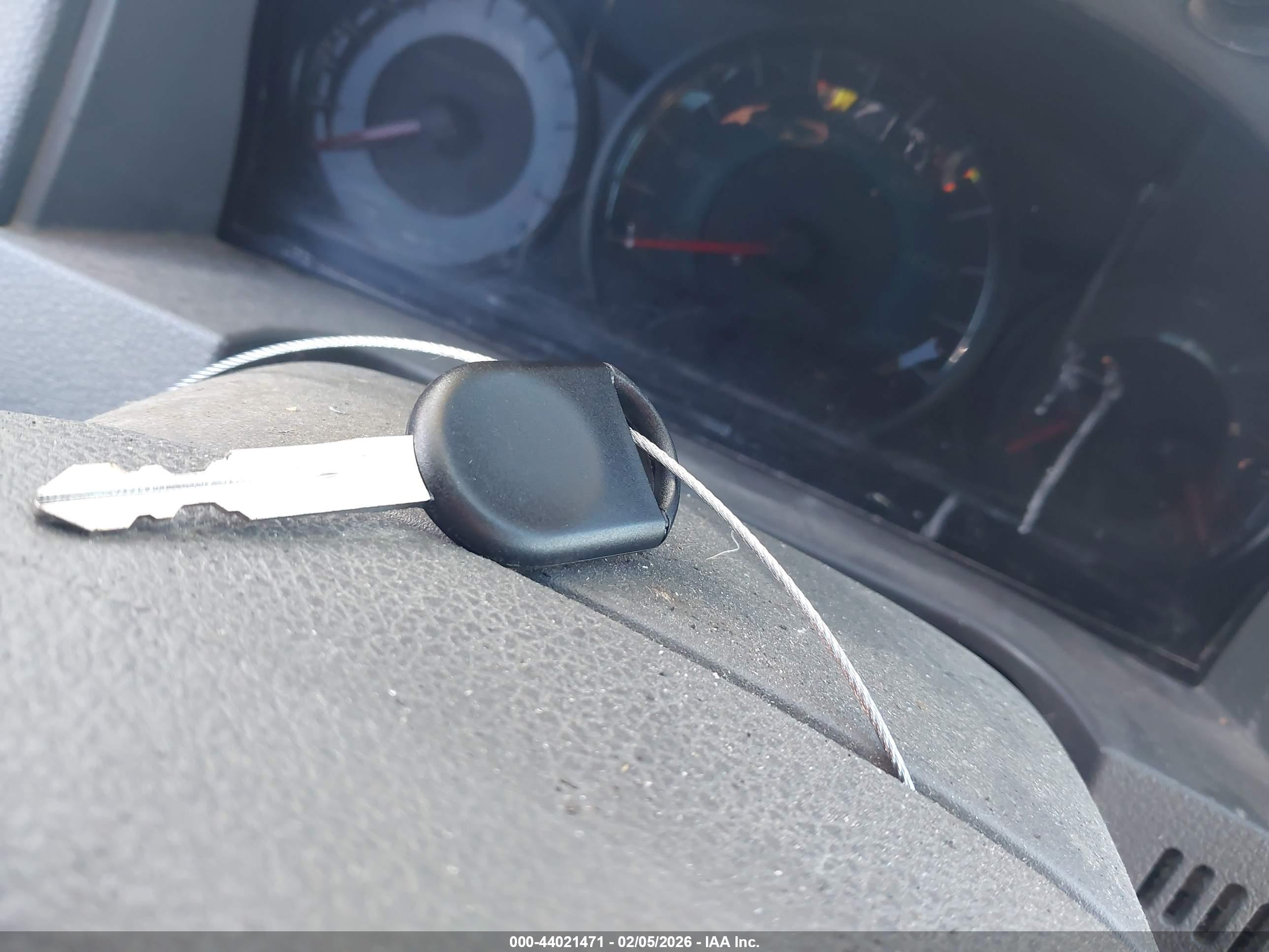 FORD FUSION image 11