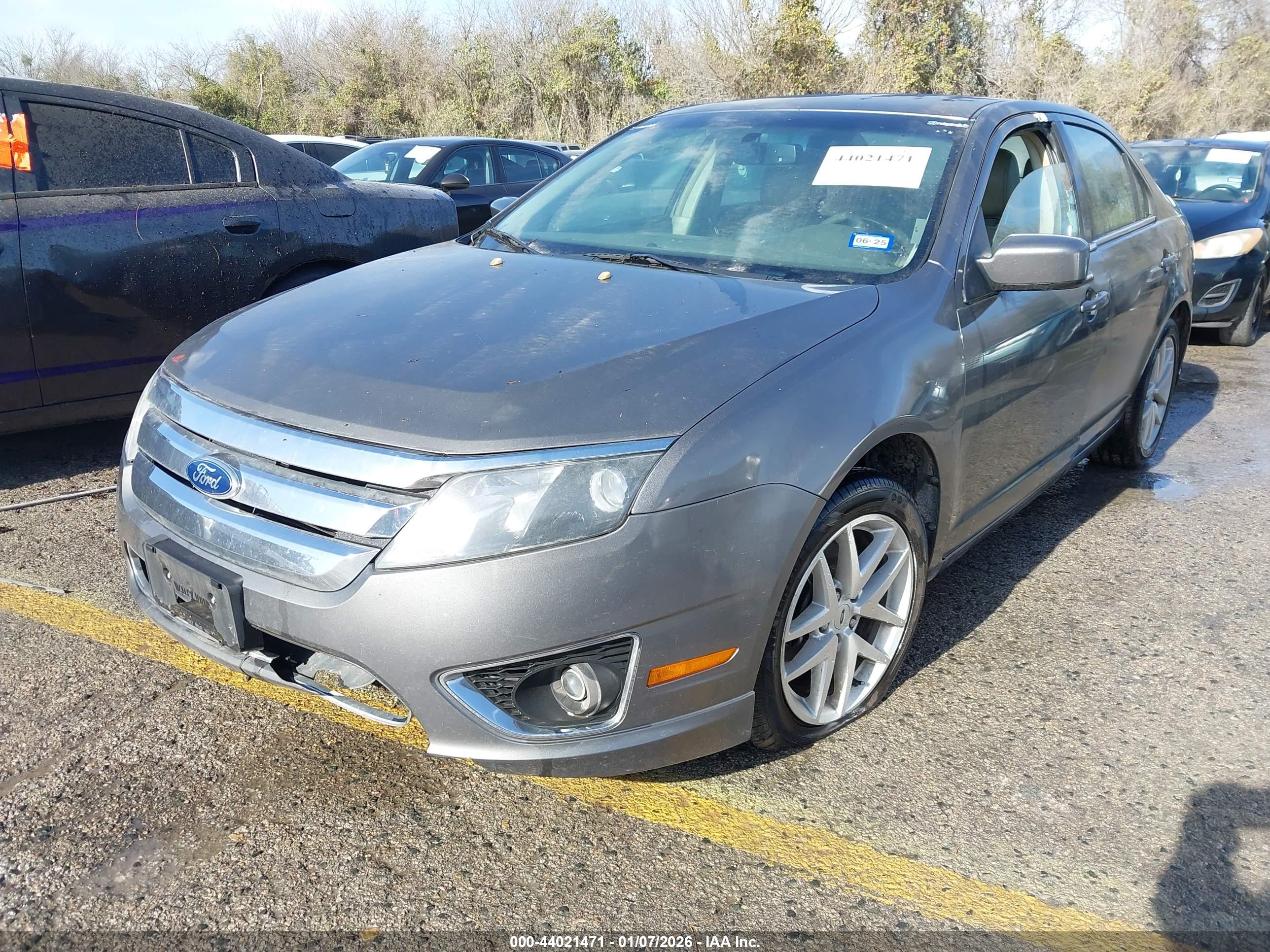 FORD FUSION image 2