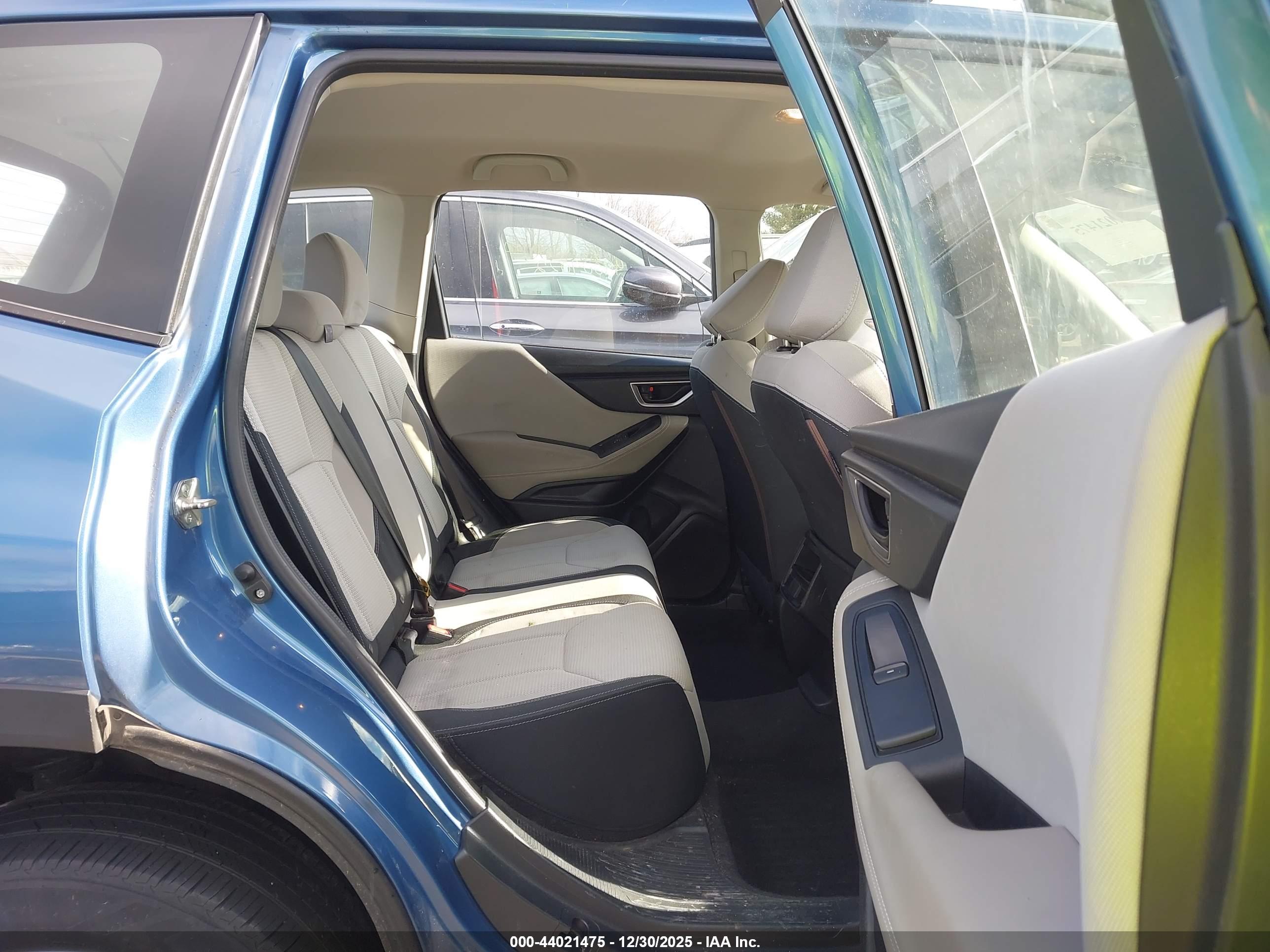 SUBARU FORESTER image 8