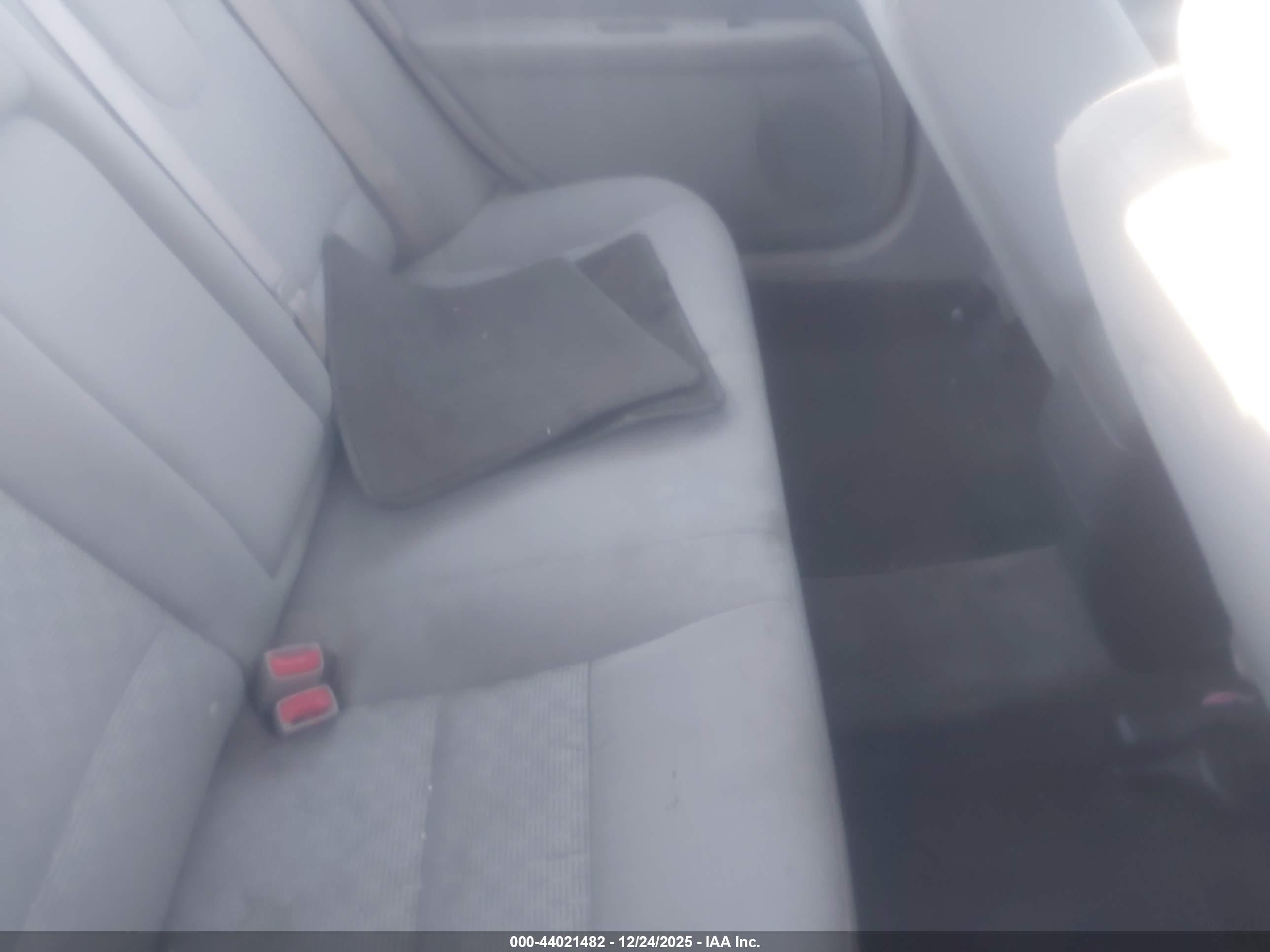 FORD FUSION image 8