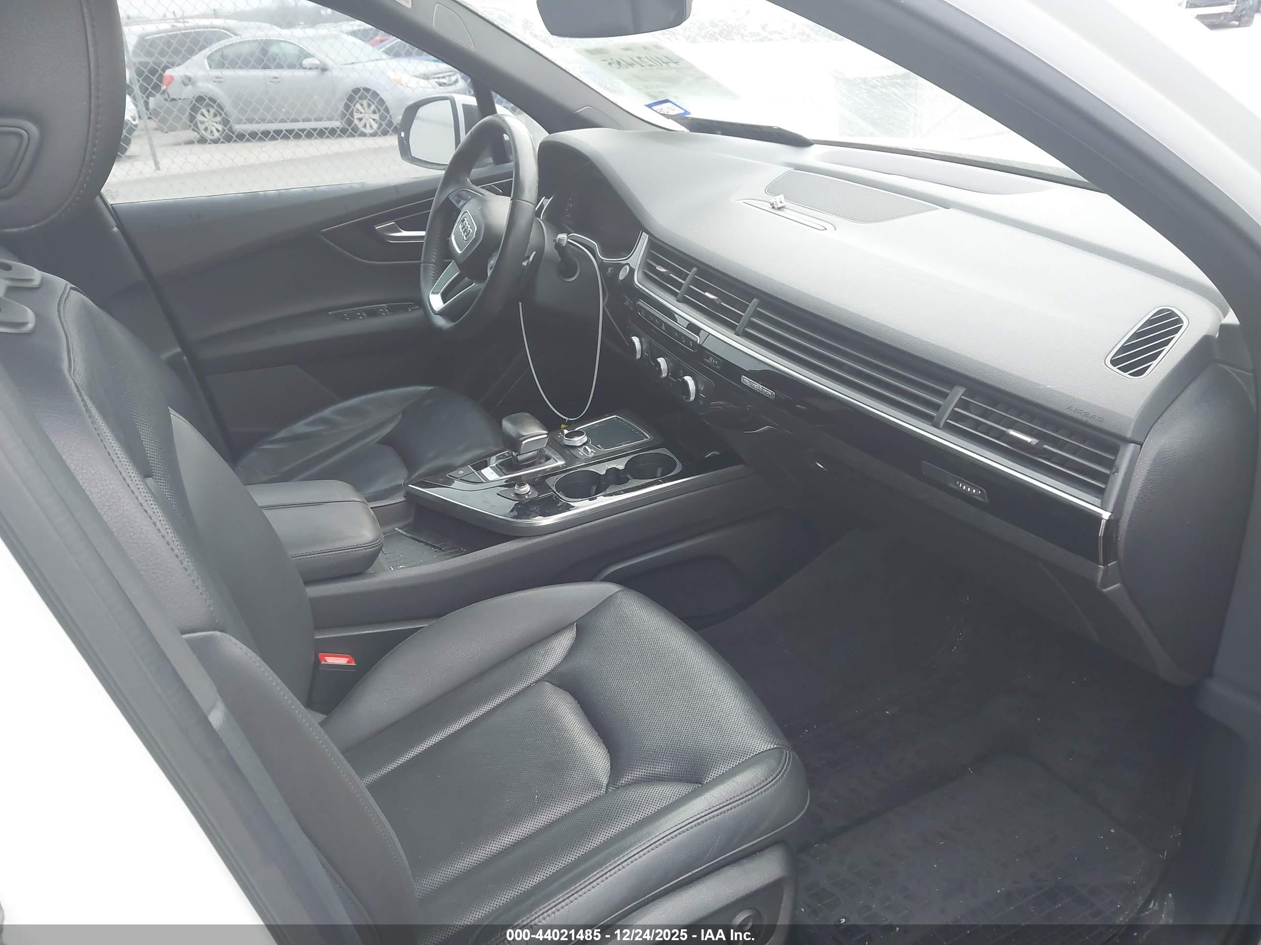 AUDI Q7 image 5