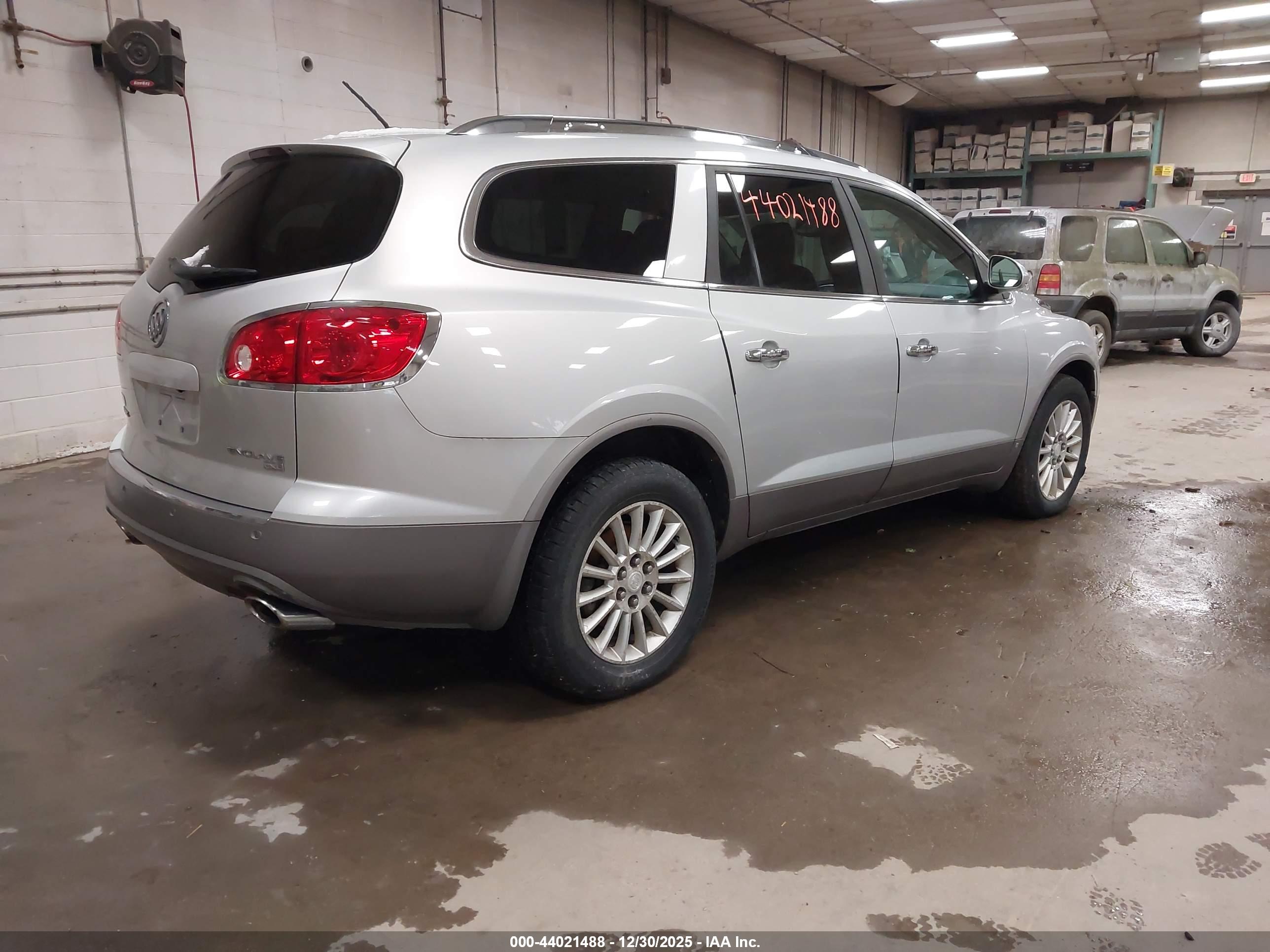 BUICK ENCLAVE image 4