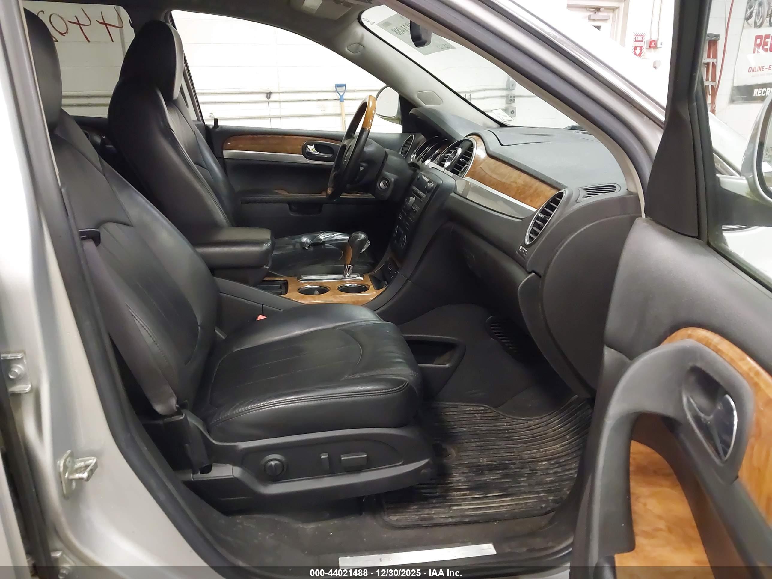 BUICK ENCLAVE image 5