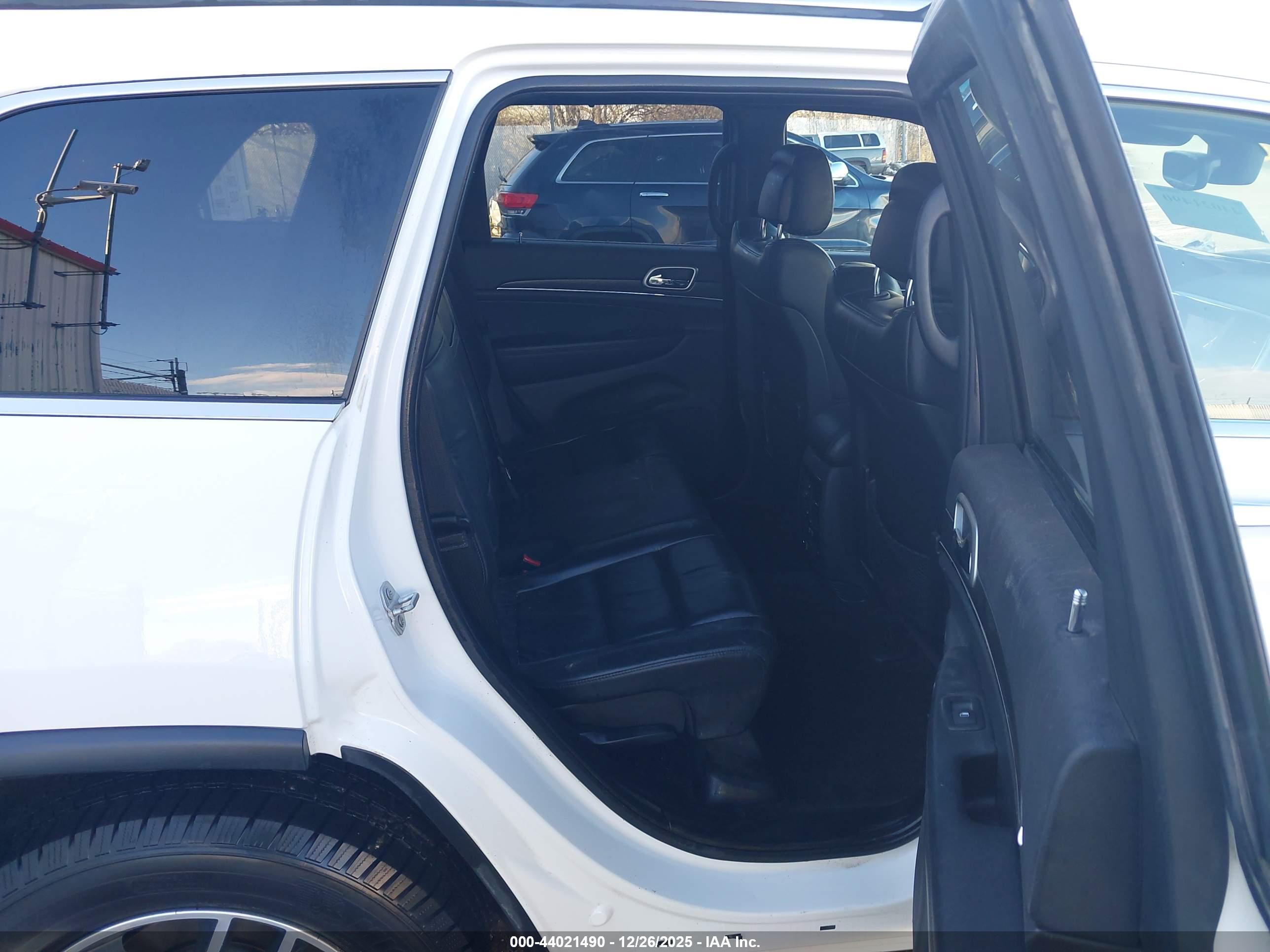 JEEP GRAND image 8