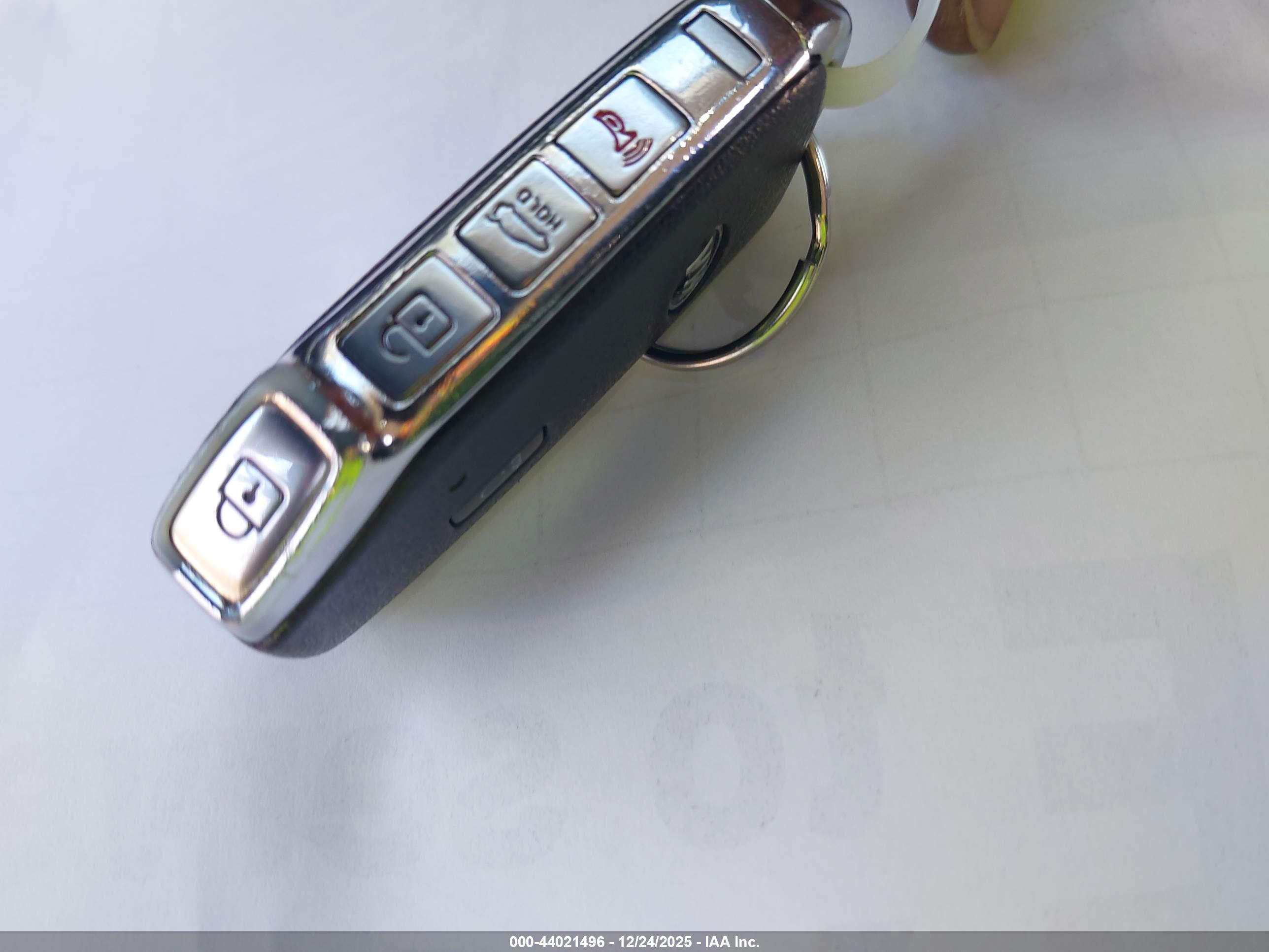 KIA K5 image 11