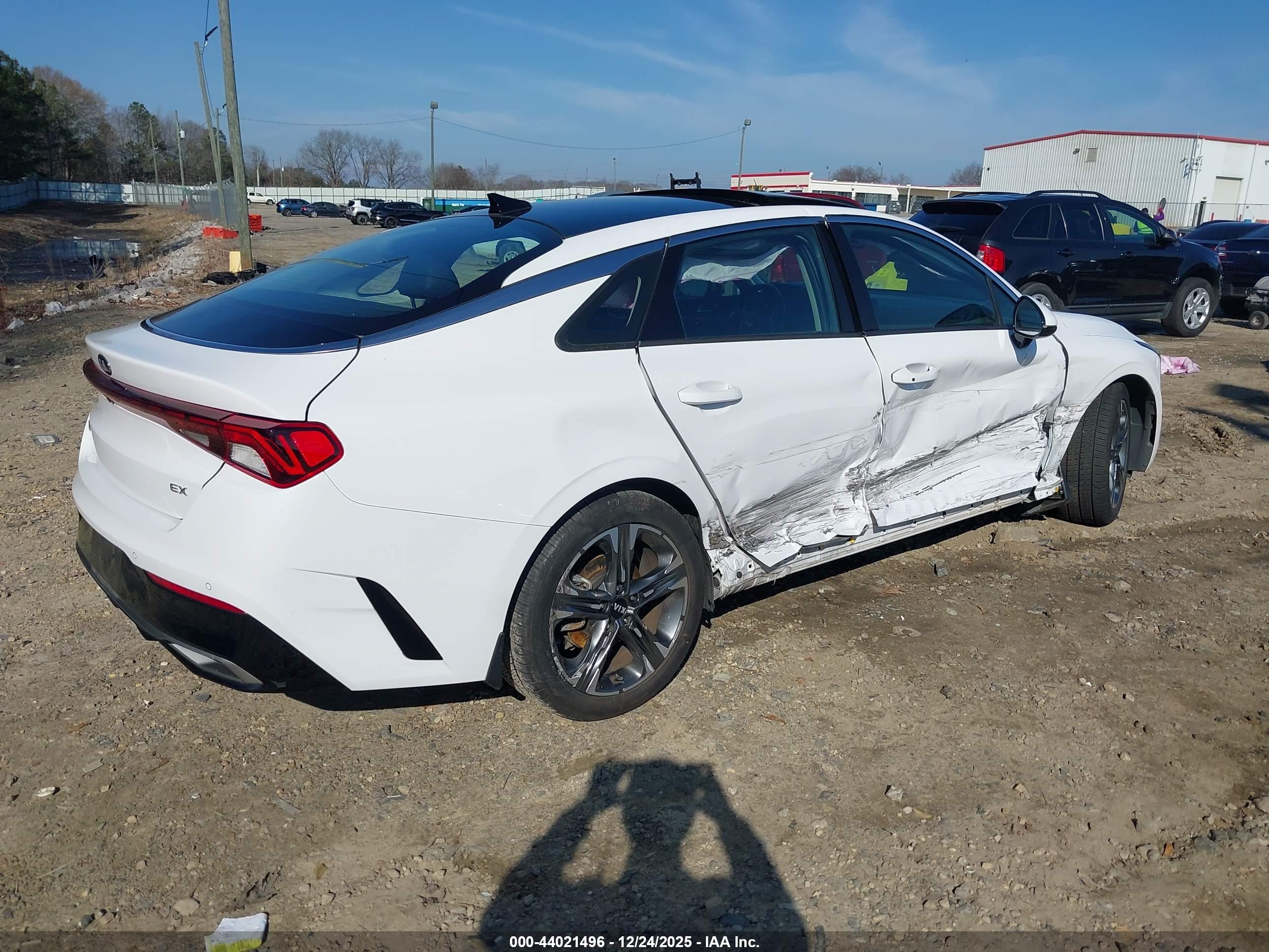 KIA K5 image 4