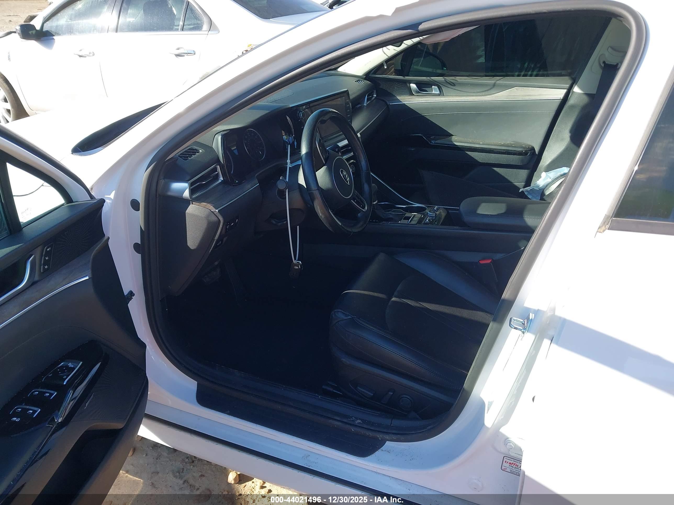 KIA K5 image 5