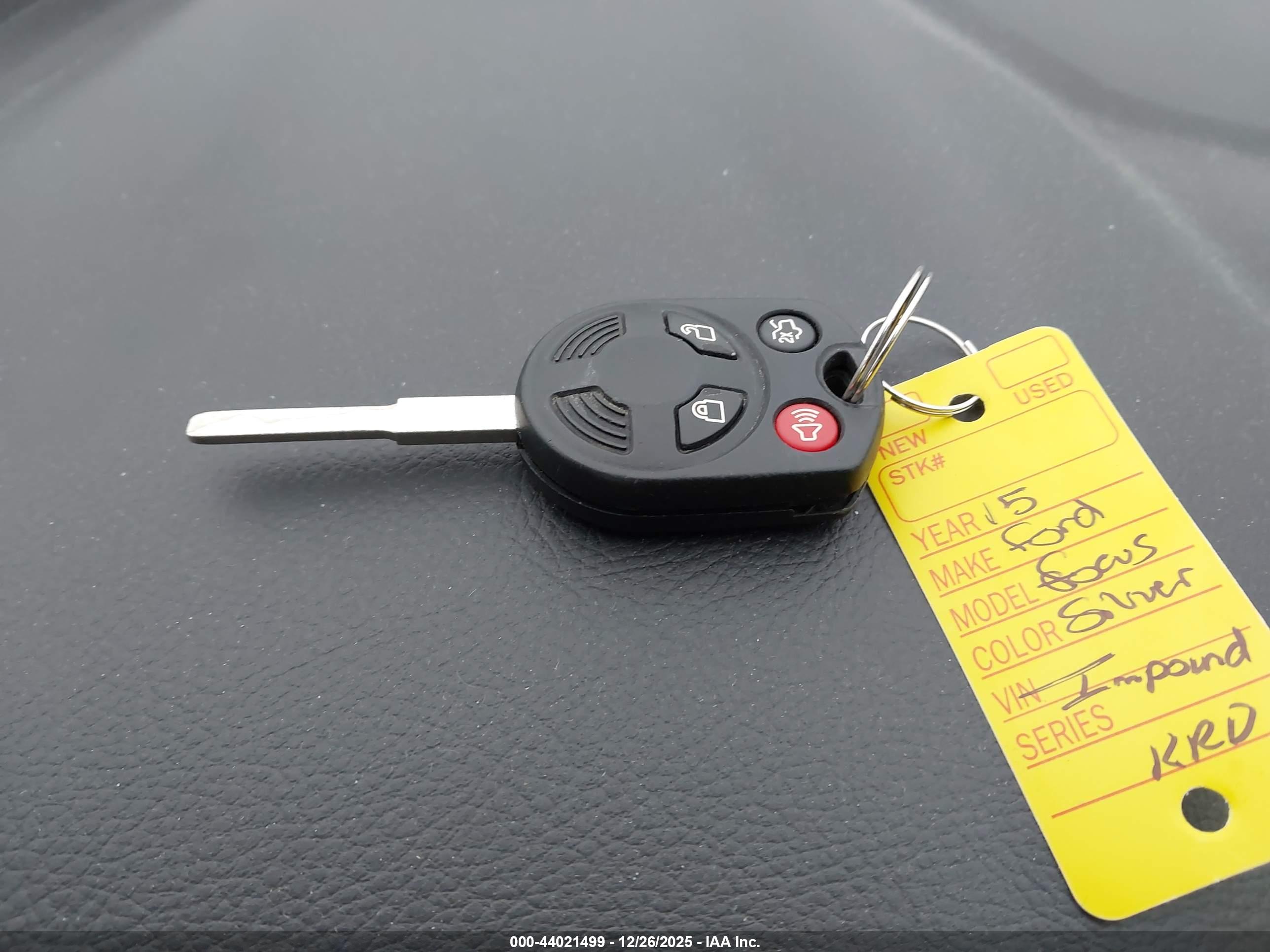 FORD FOCUS image 11