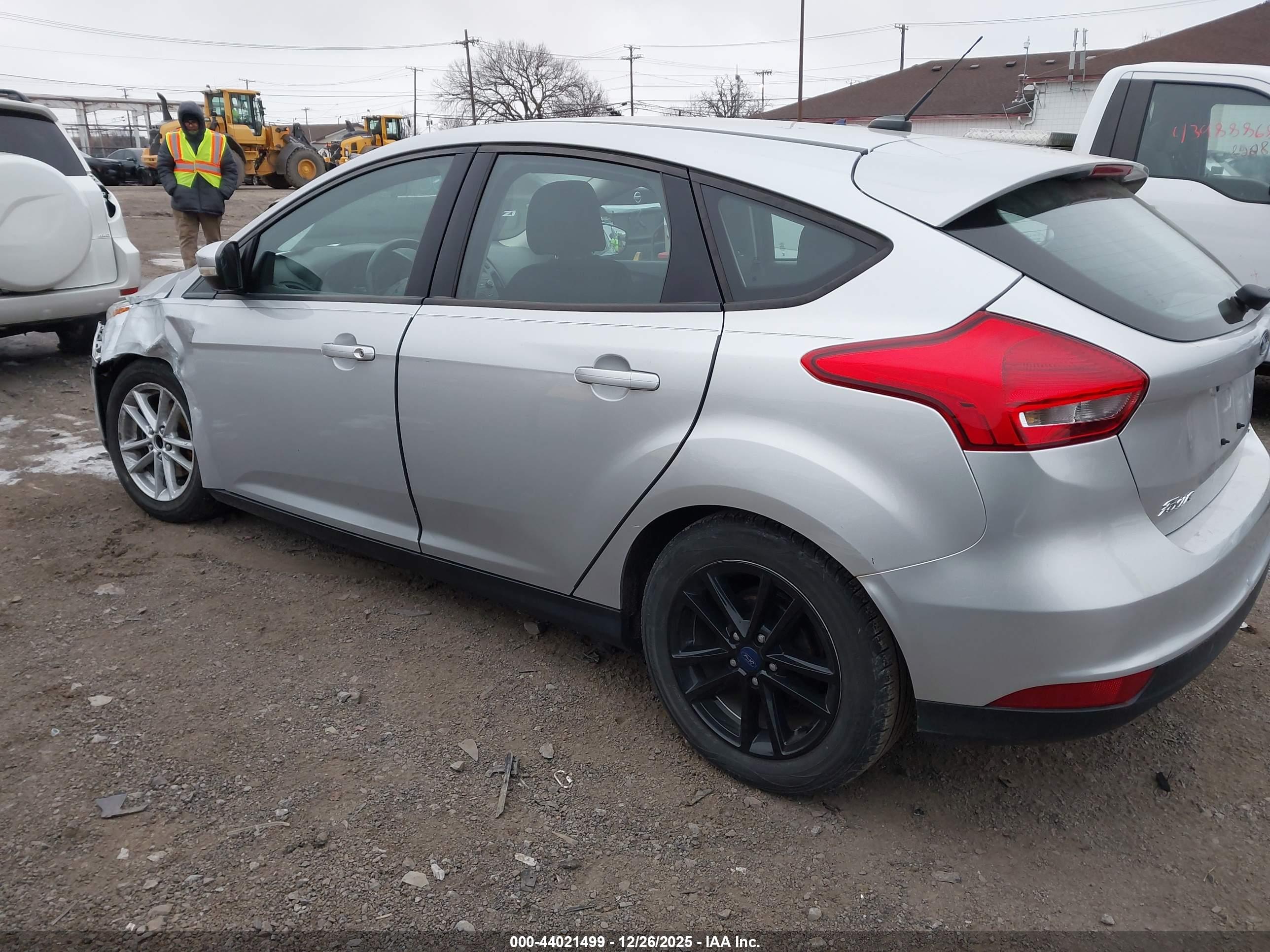 FORD FOCUS image 3
