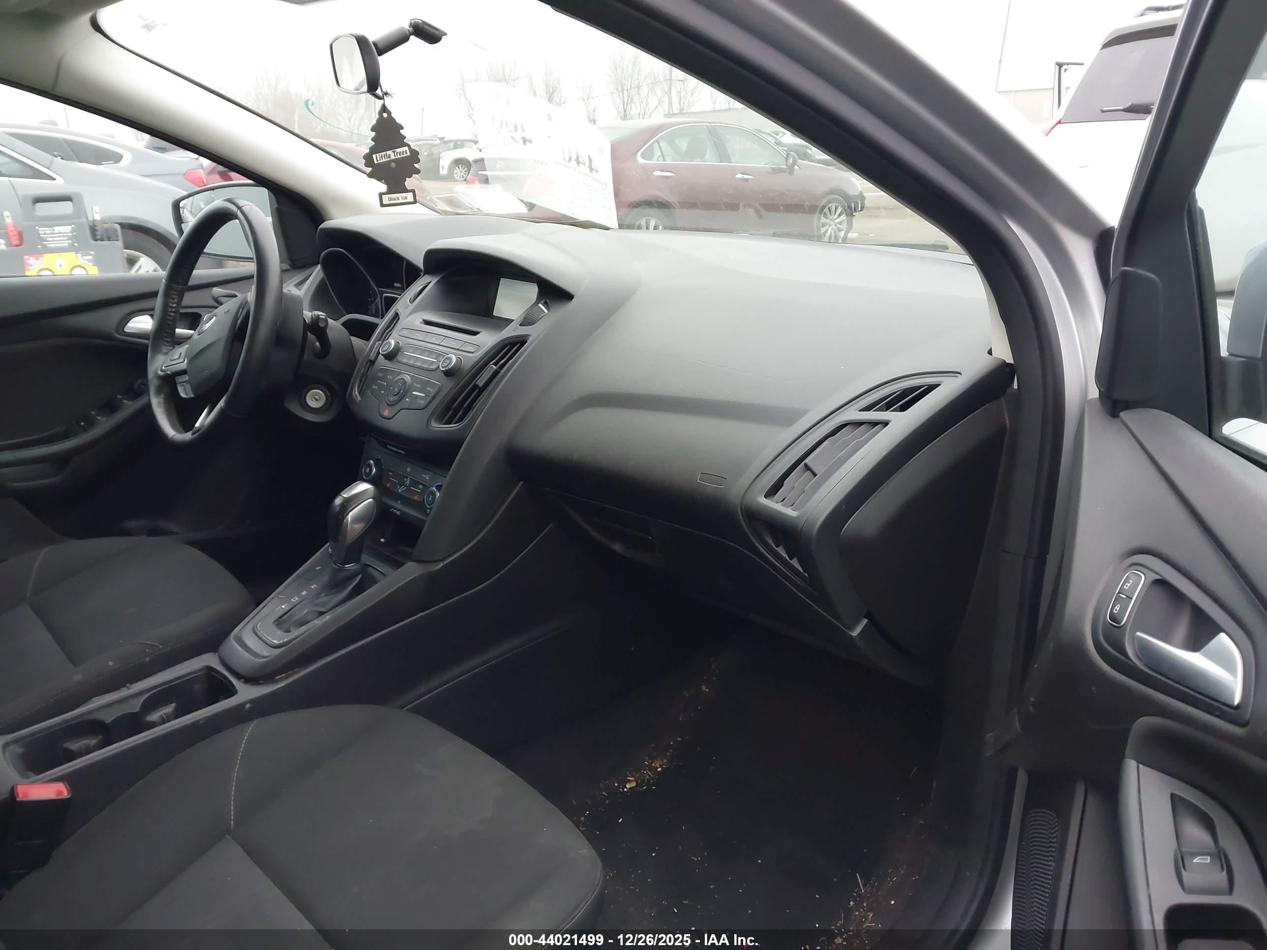 FORD FOCUS image 5