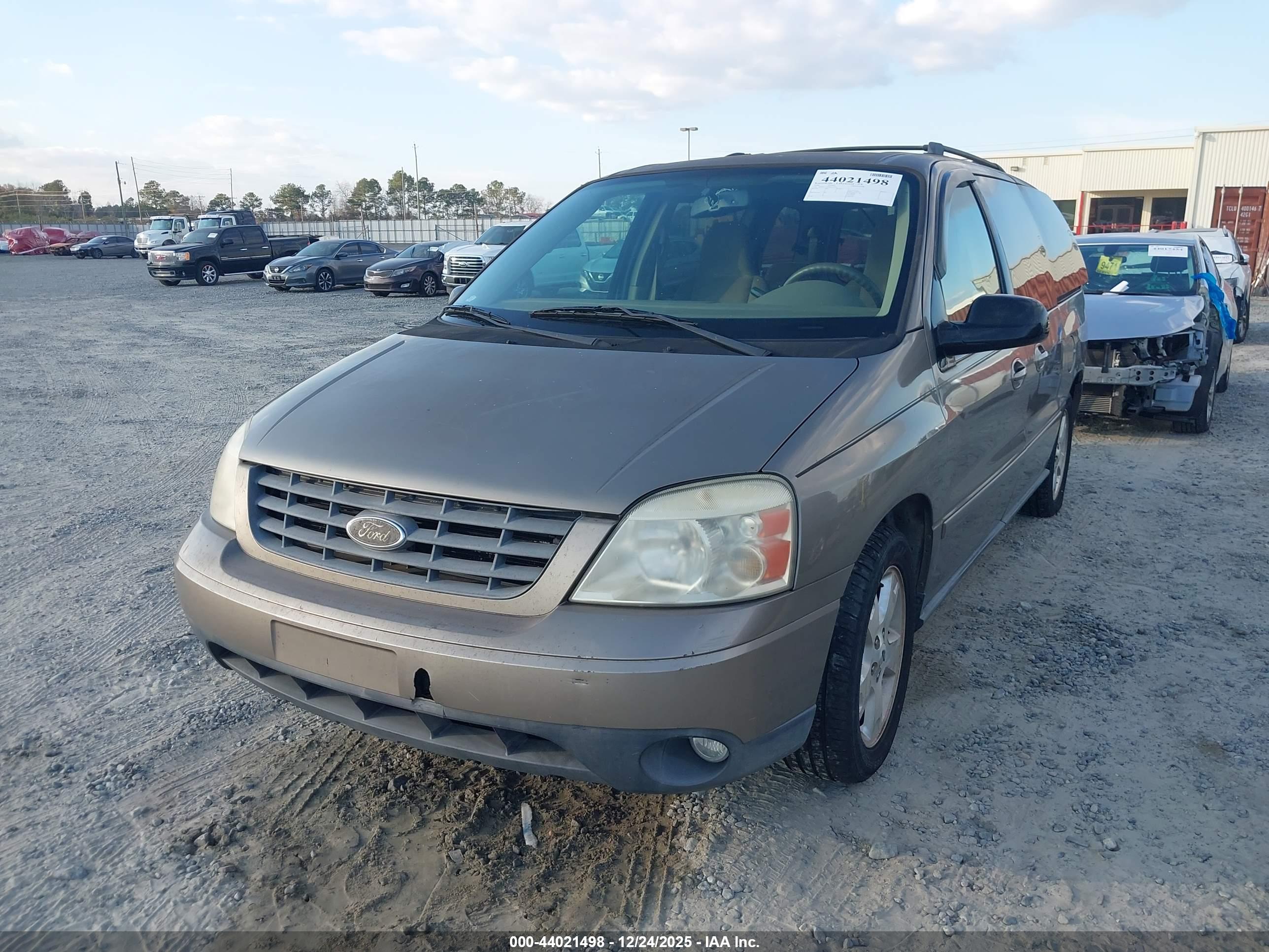 FORD FREESTAR image 6