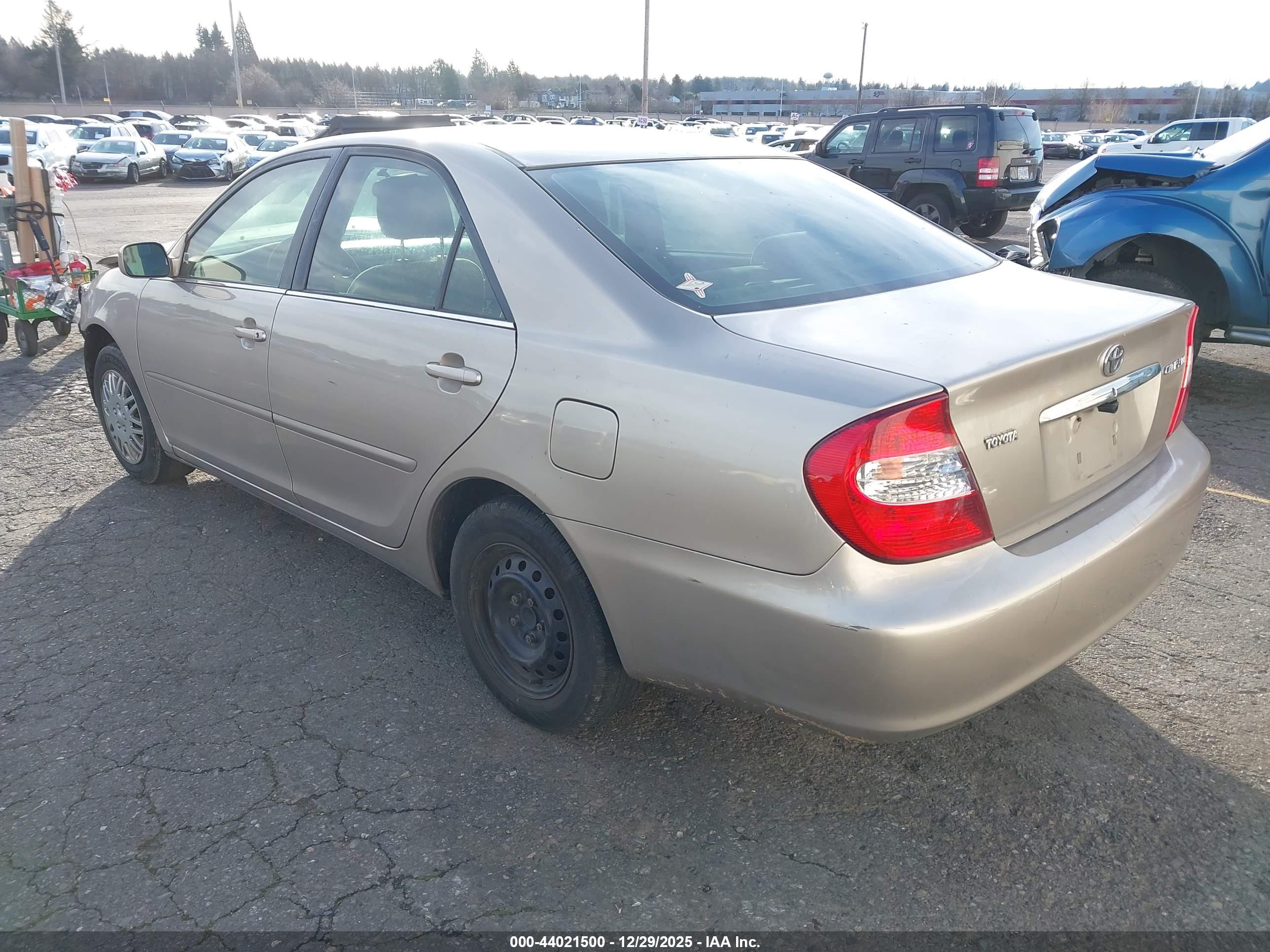 TOYOTA CAMRY image 3
