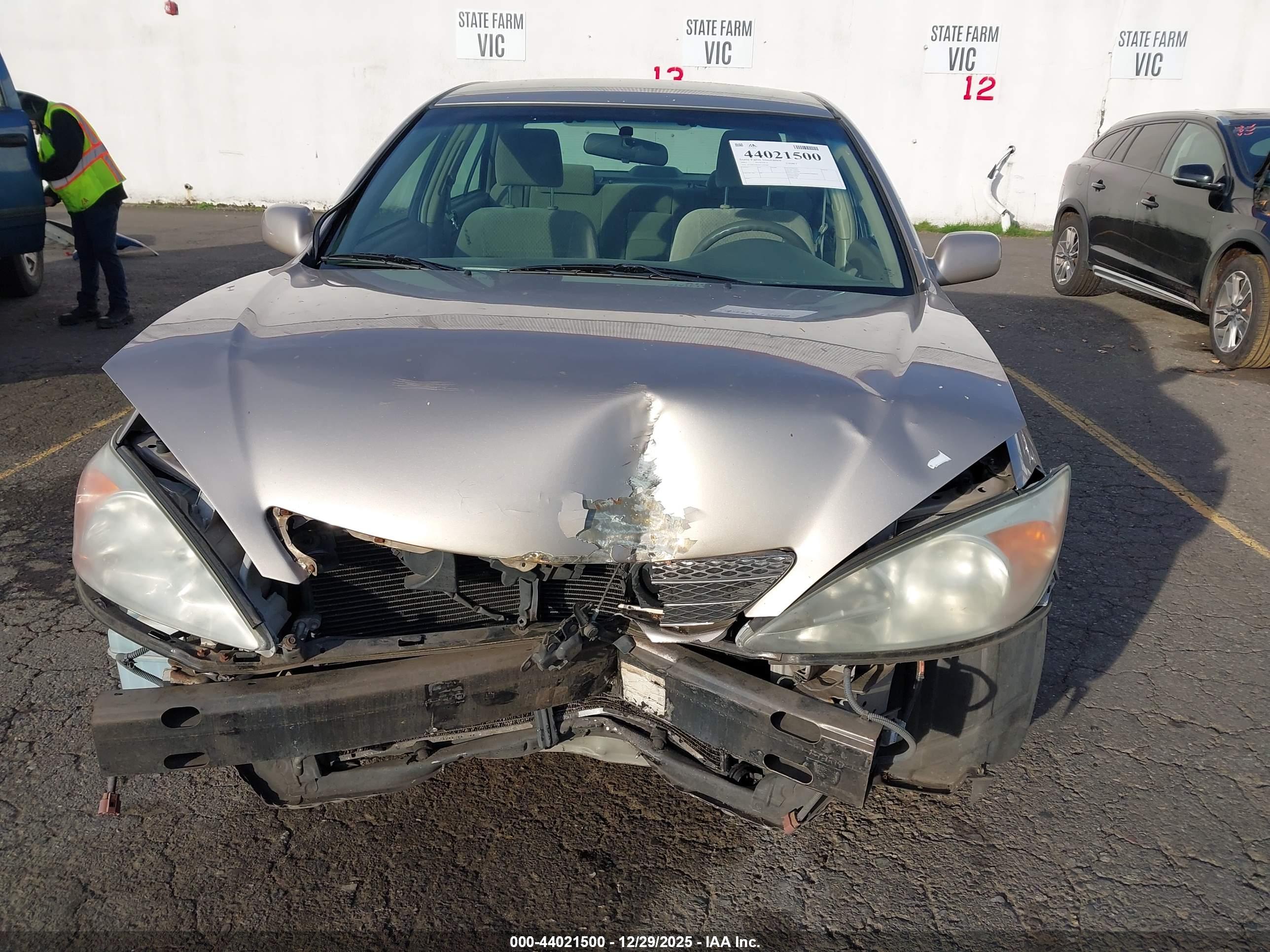 TOYOTA CAMRY image 6