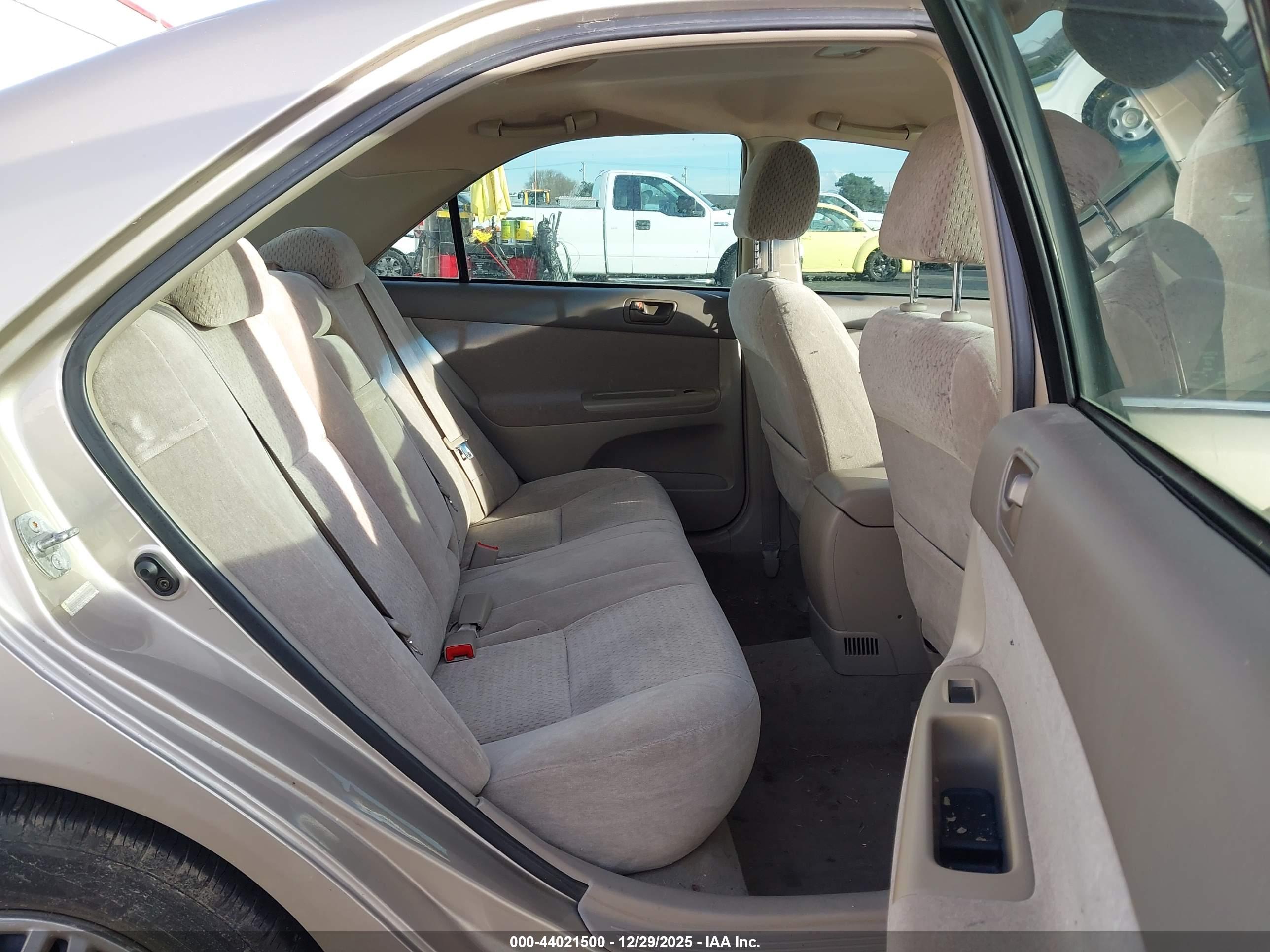 TOYOTA CAMRY image 8