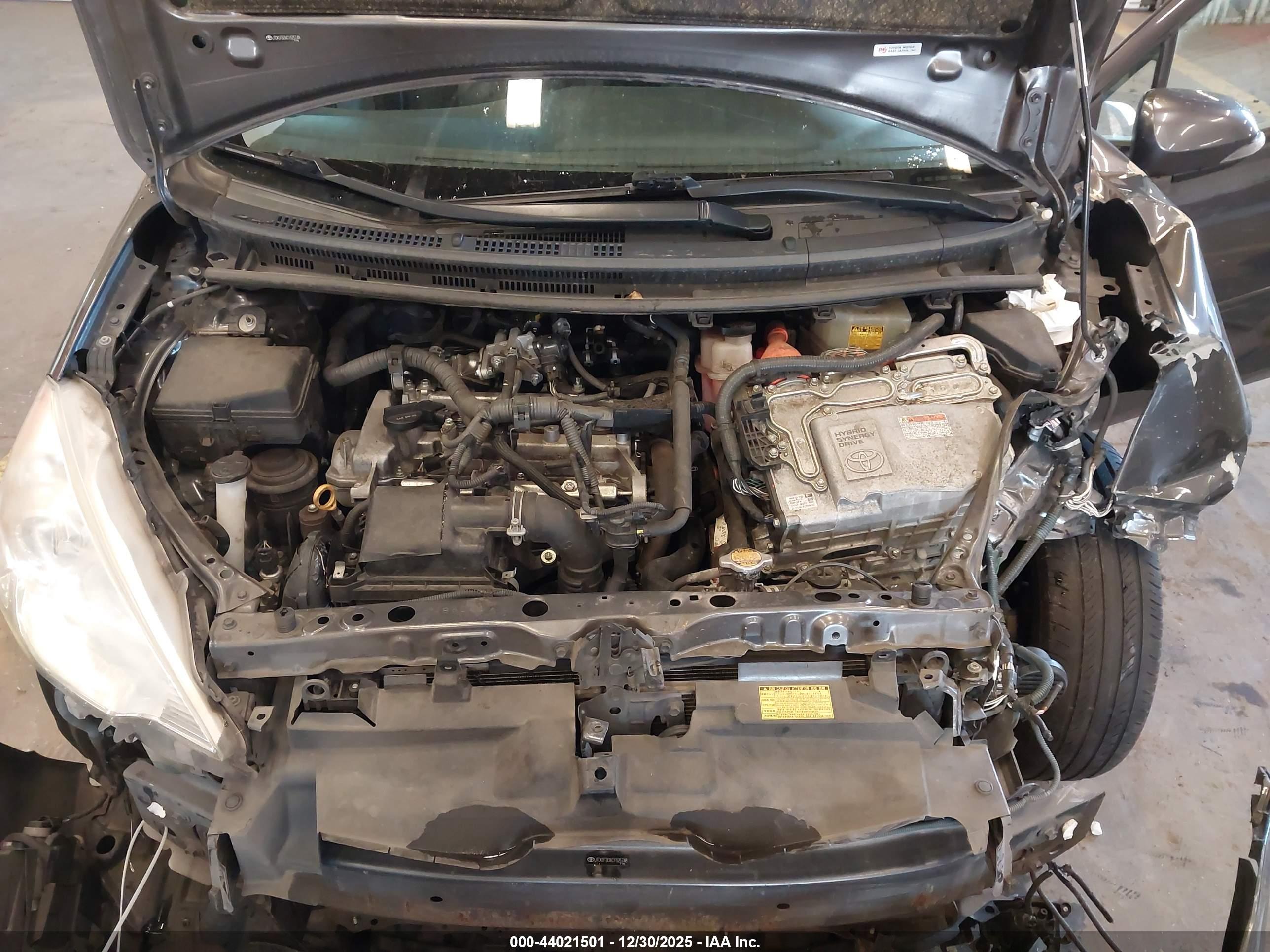 TOYOTA PRIUS image 10