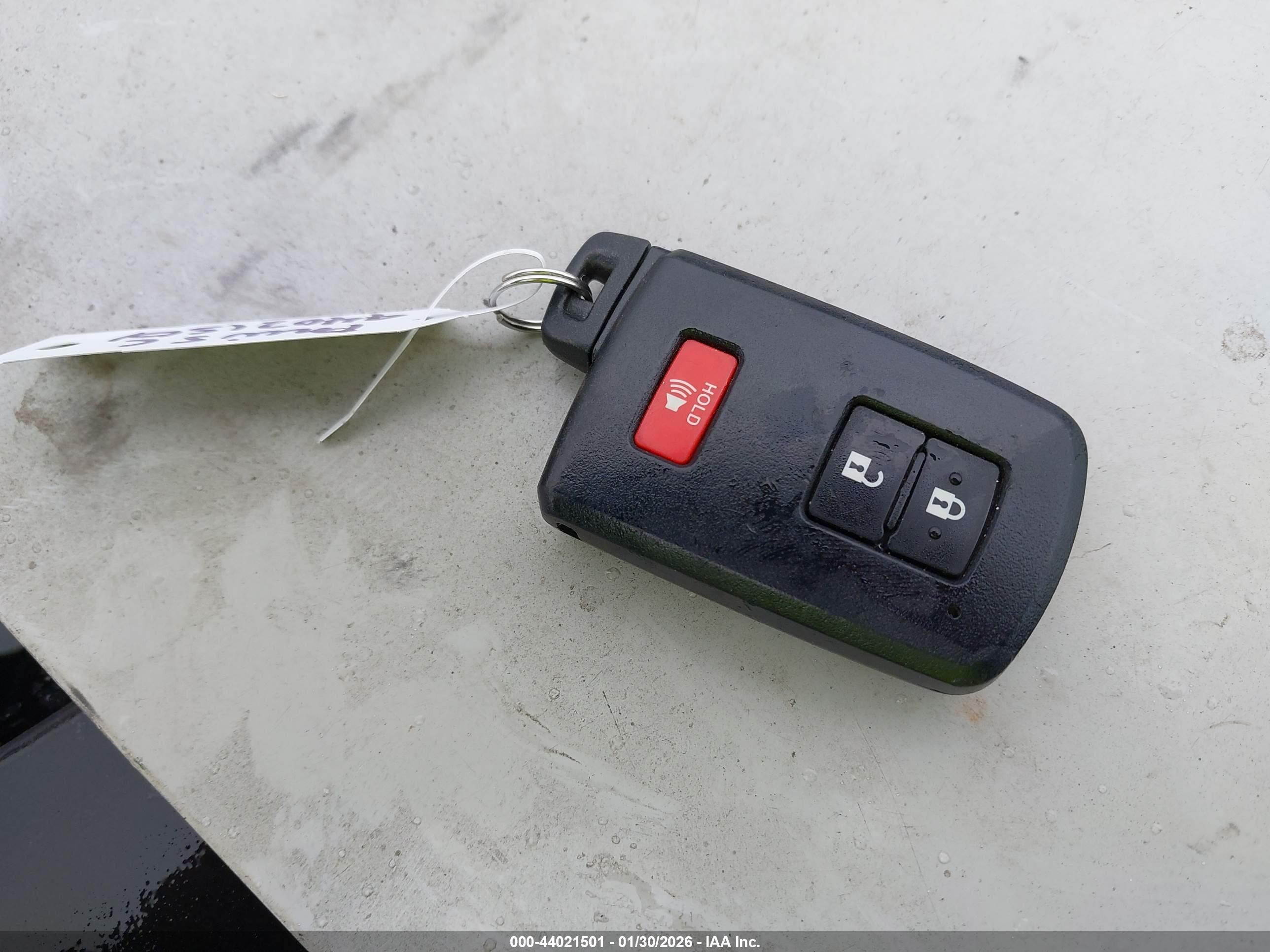 TOYOTA PRIUS image 11