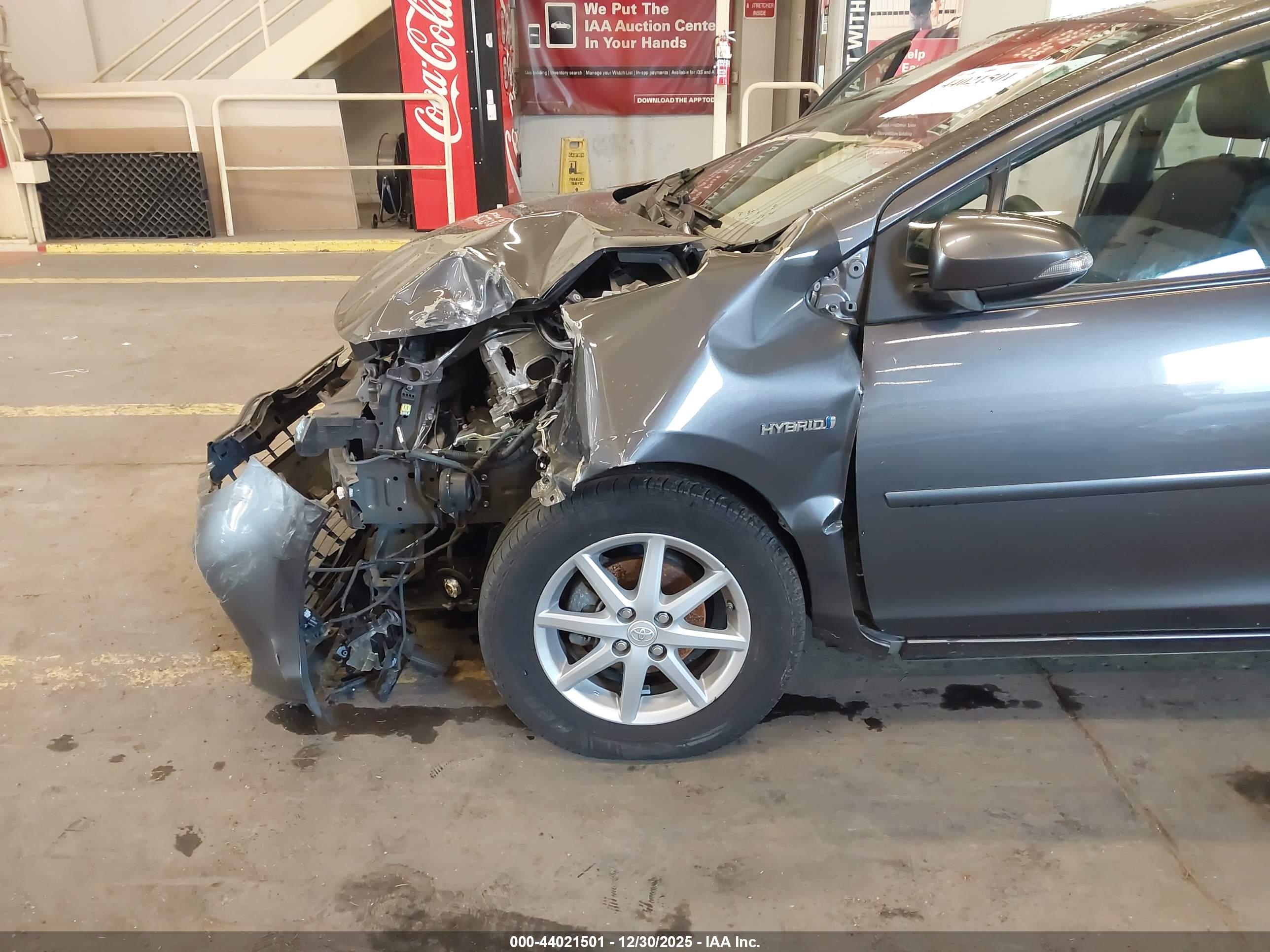 TOYOTA PRIUS image 6
