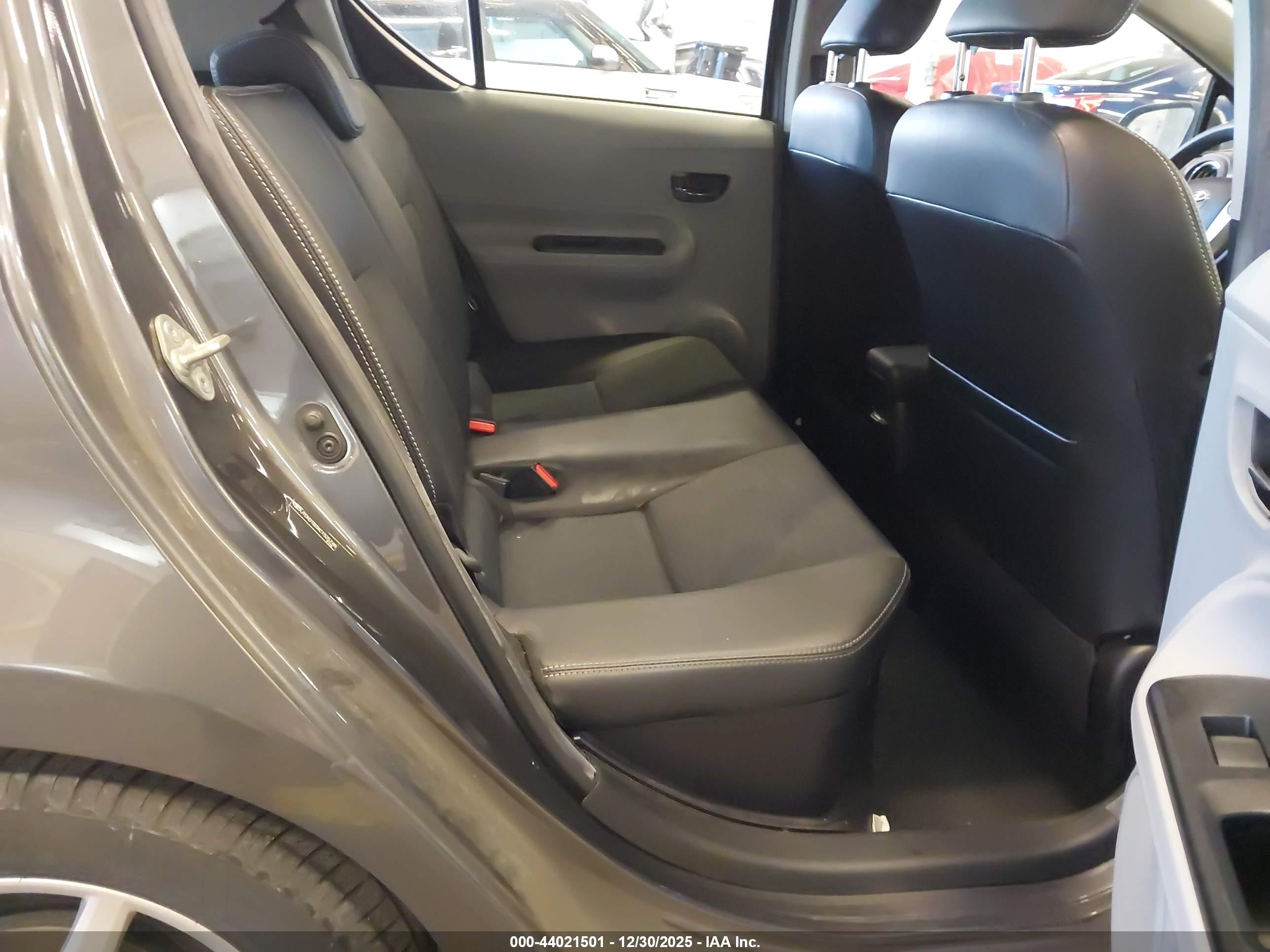 TOYOTA PRIUS image 8