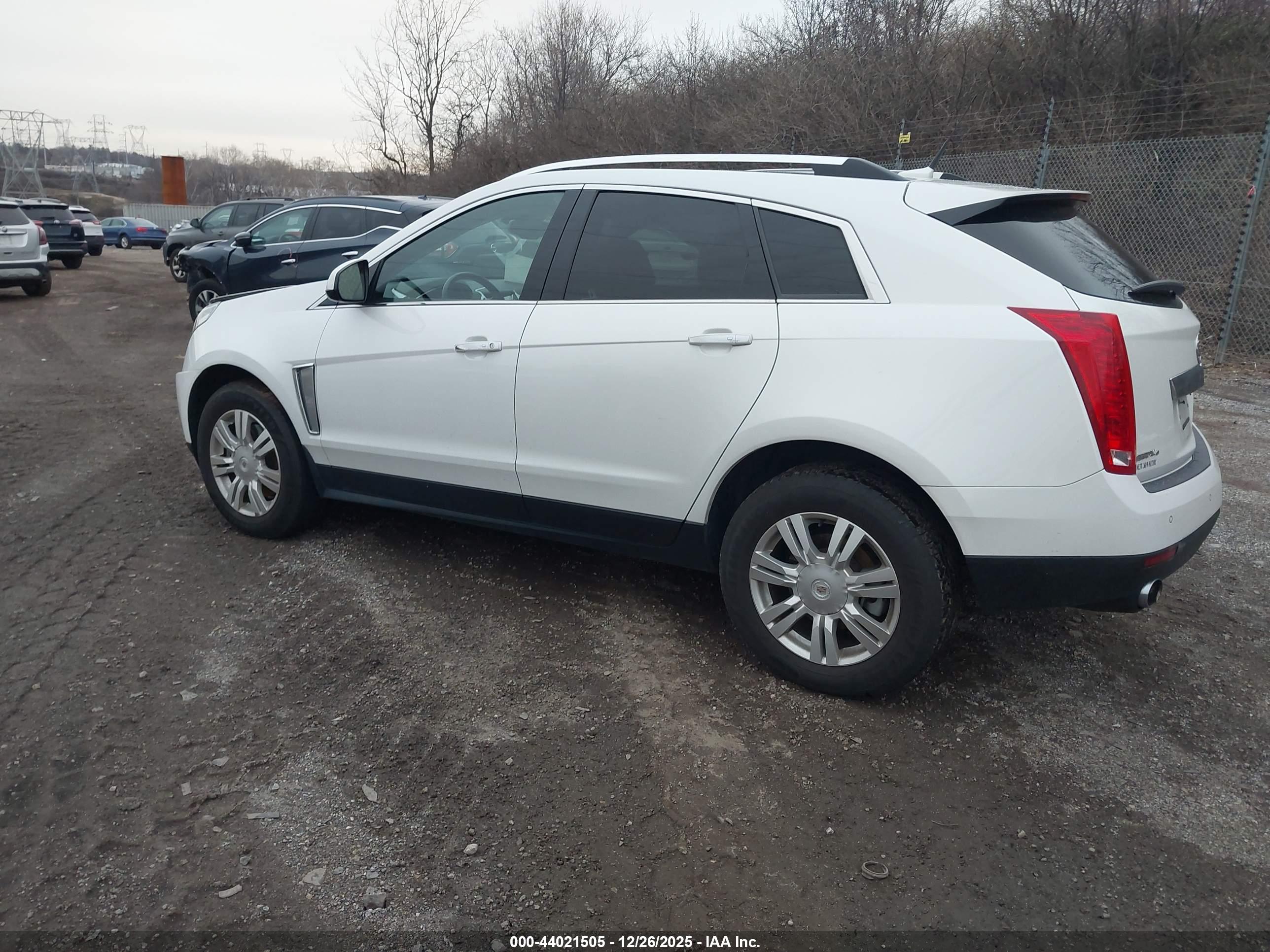 CADILLAC SRX image 3