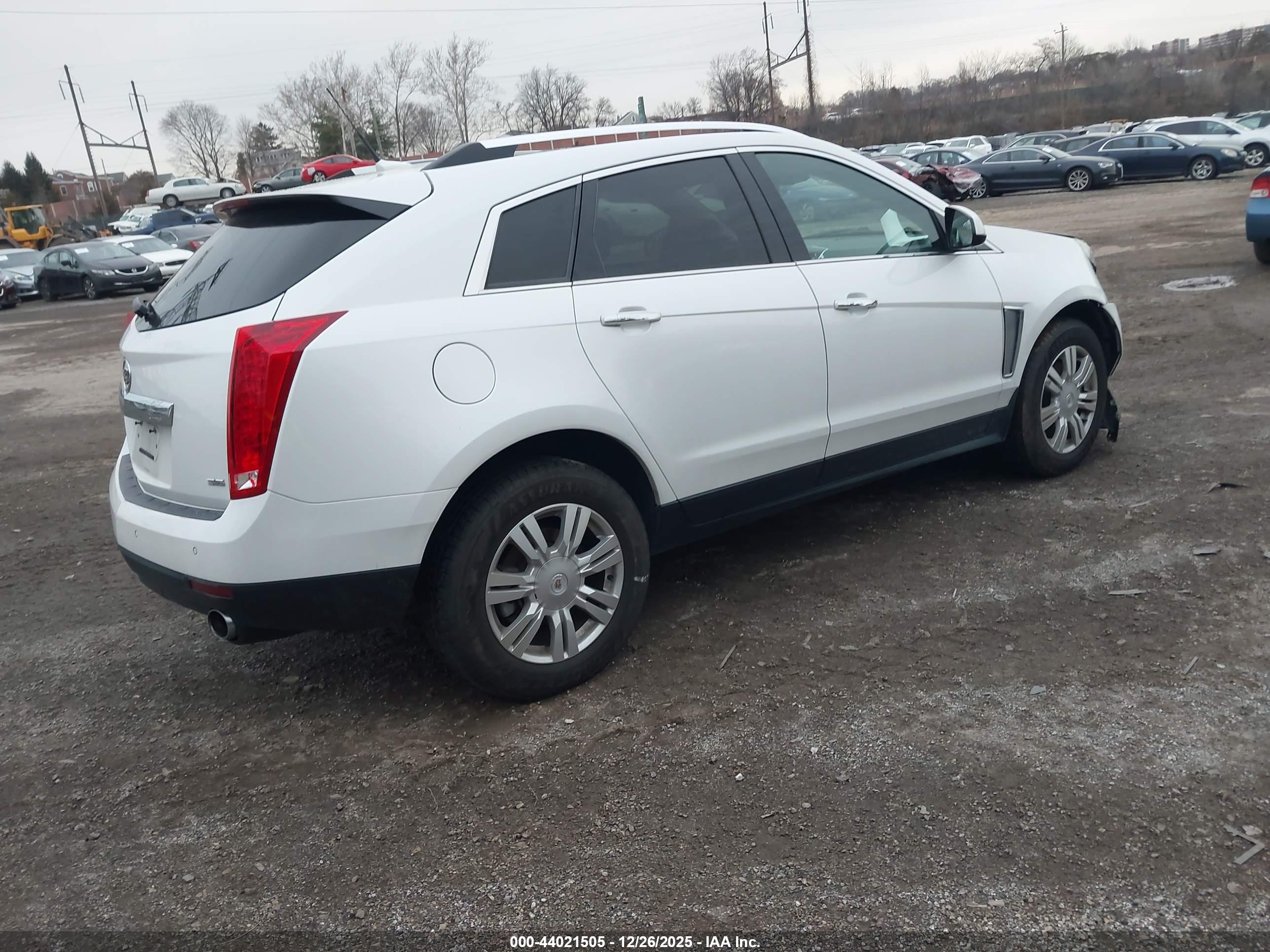 CADILLAC SRX image 4